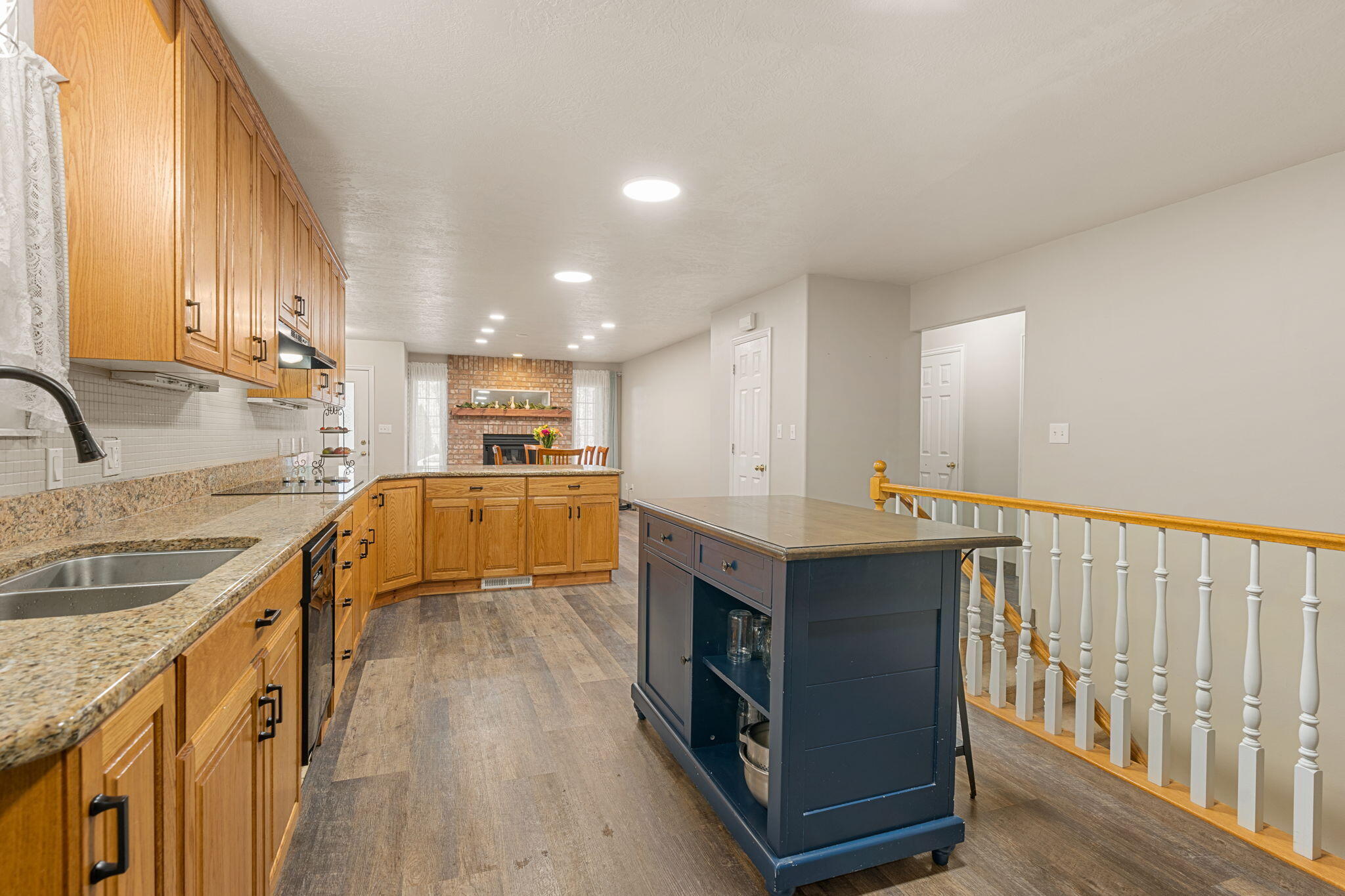 253 S Sunset Pointe DR