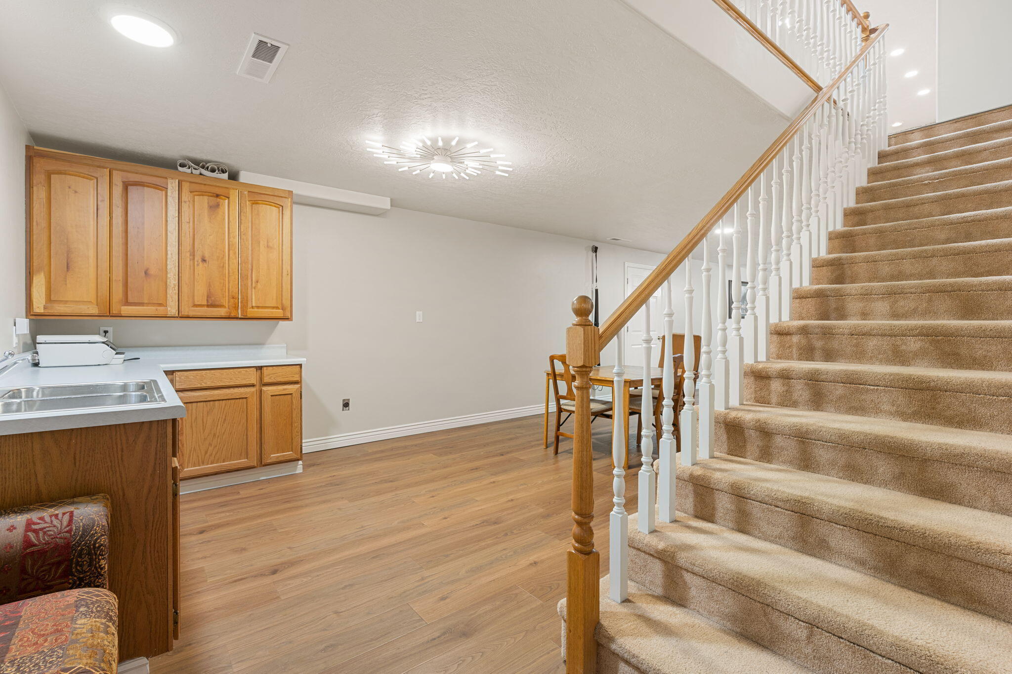 253 S Sunset Pointe DR