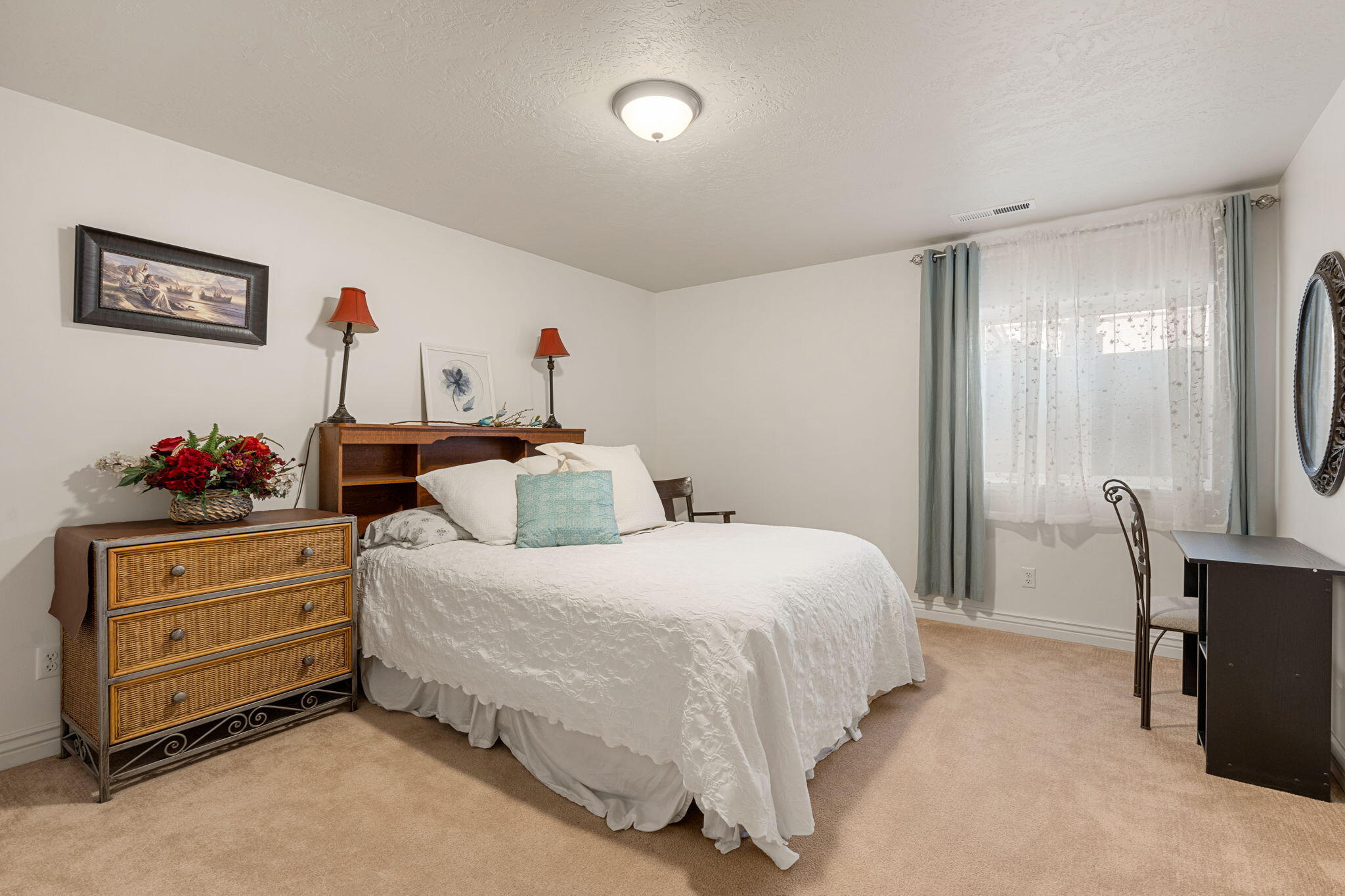 253 S Sunset Pointe DR
