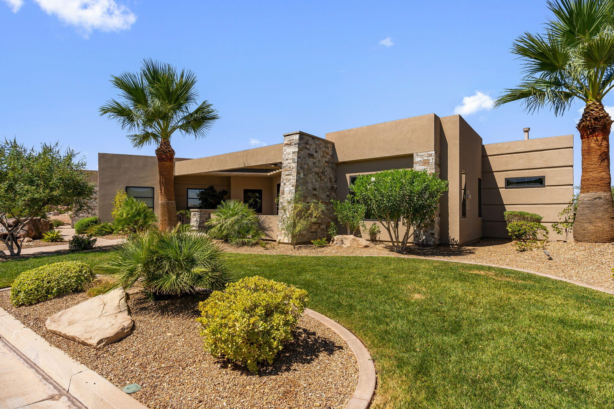 2579 E Cobalt DR