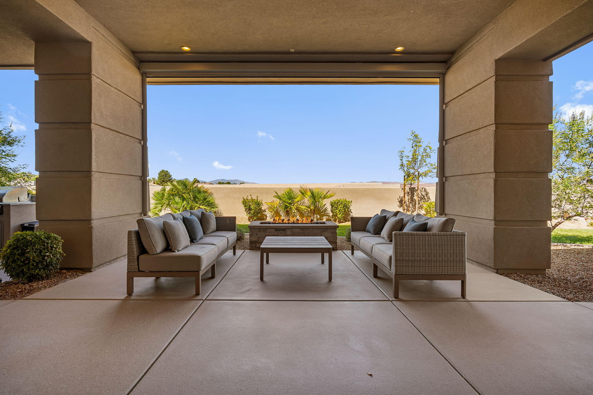 2579 E Cobalt DR