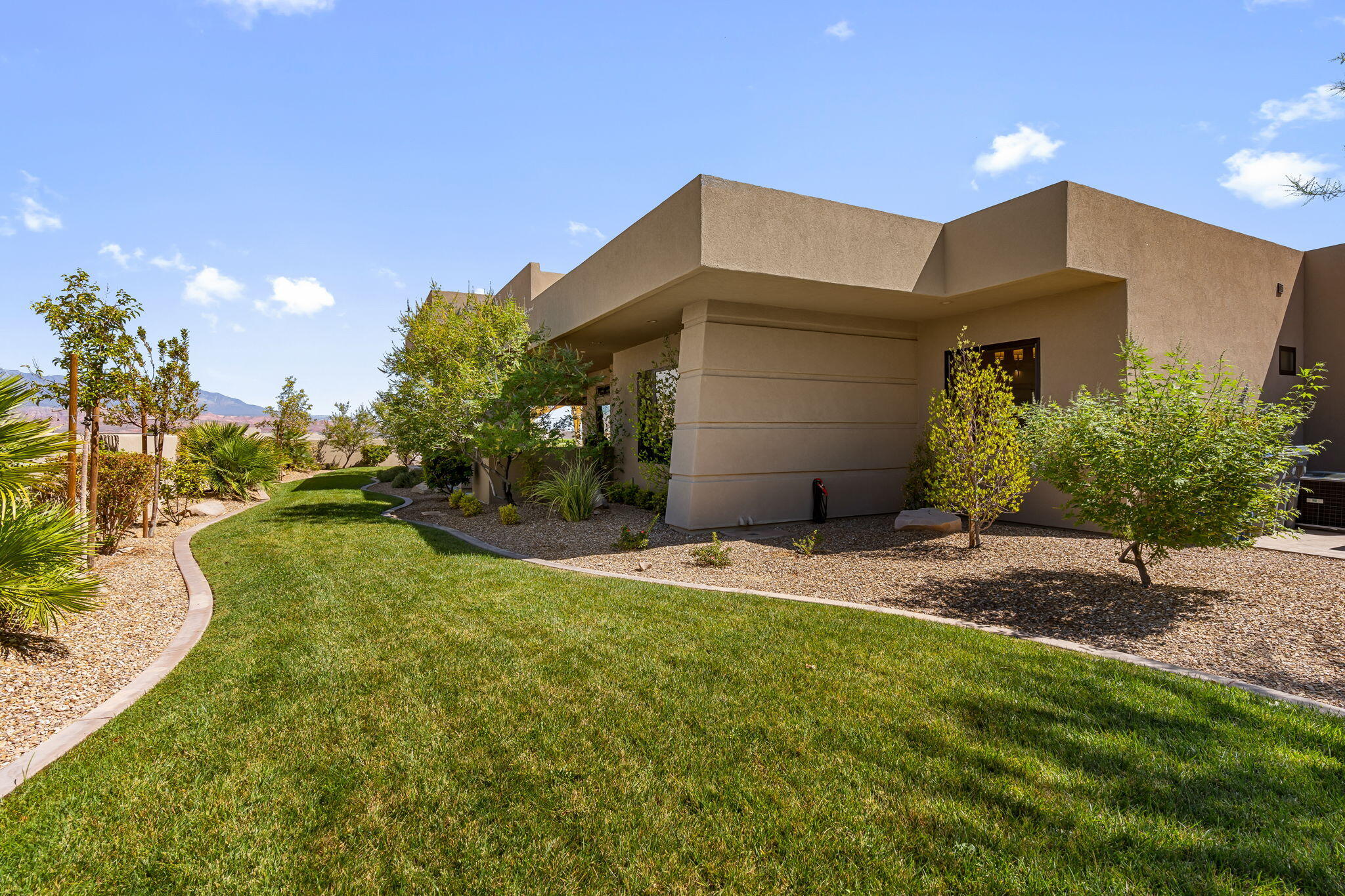 2579 E Cobalt DR