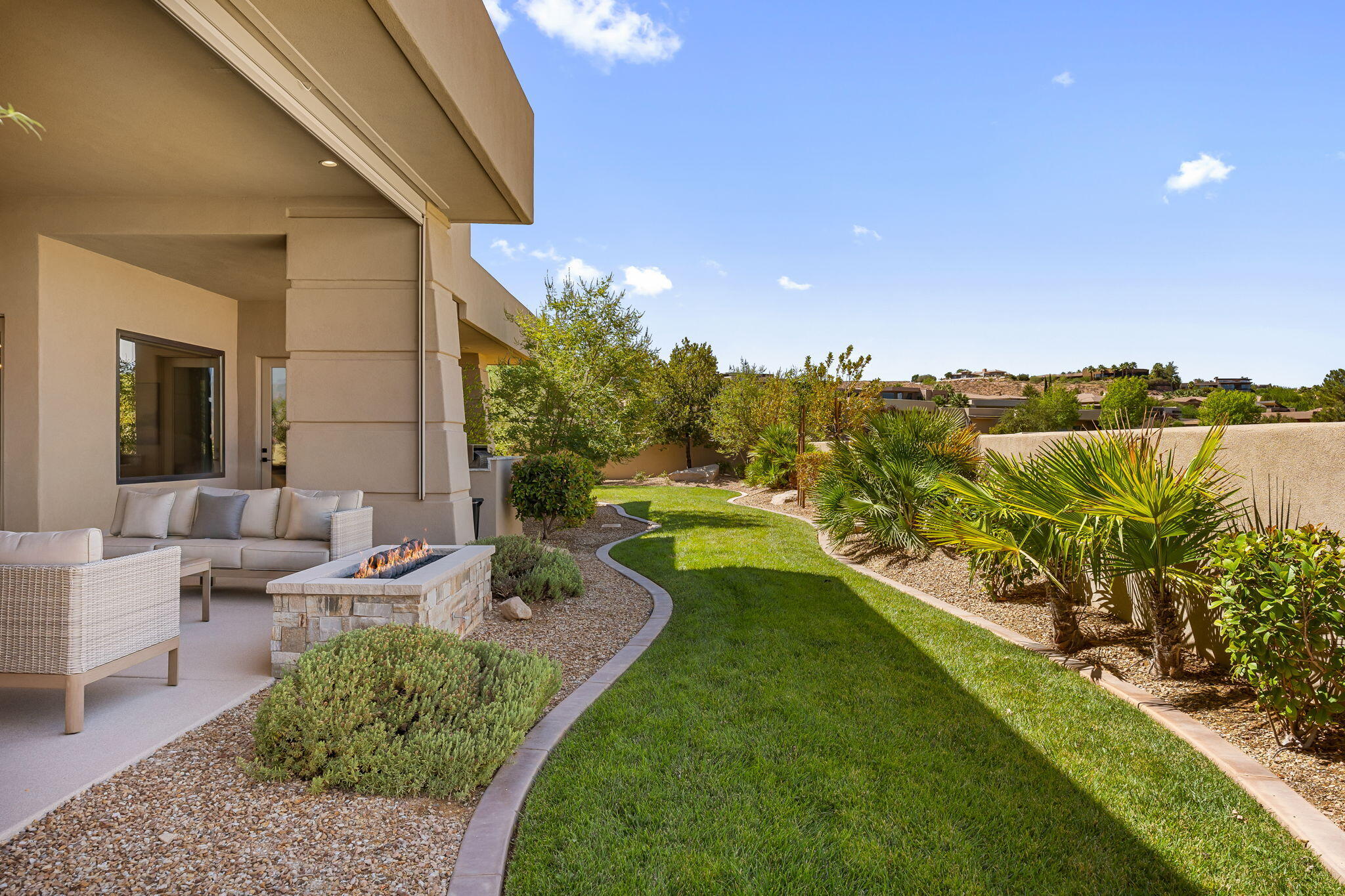 2579 E Cobalt DR