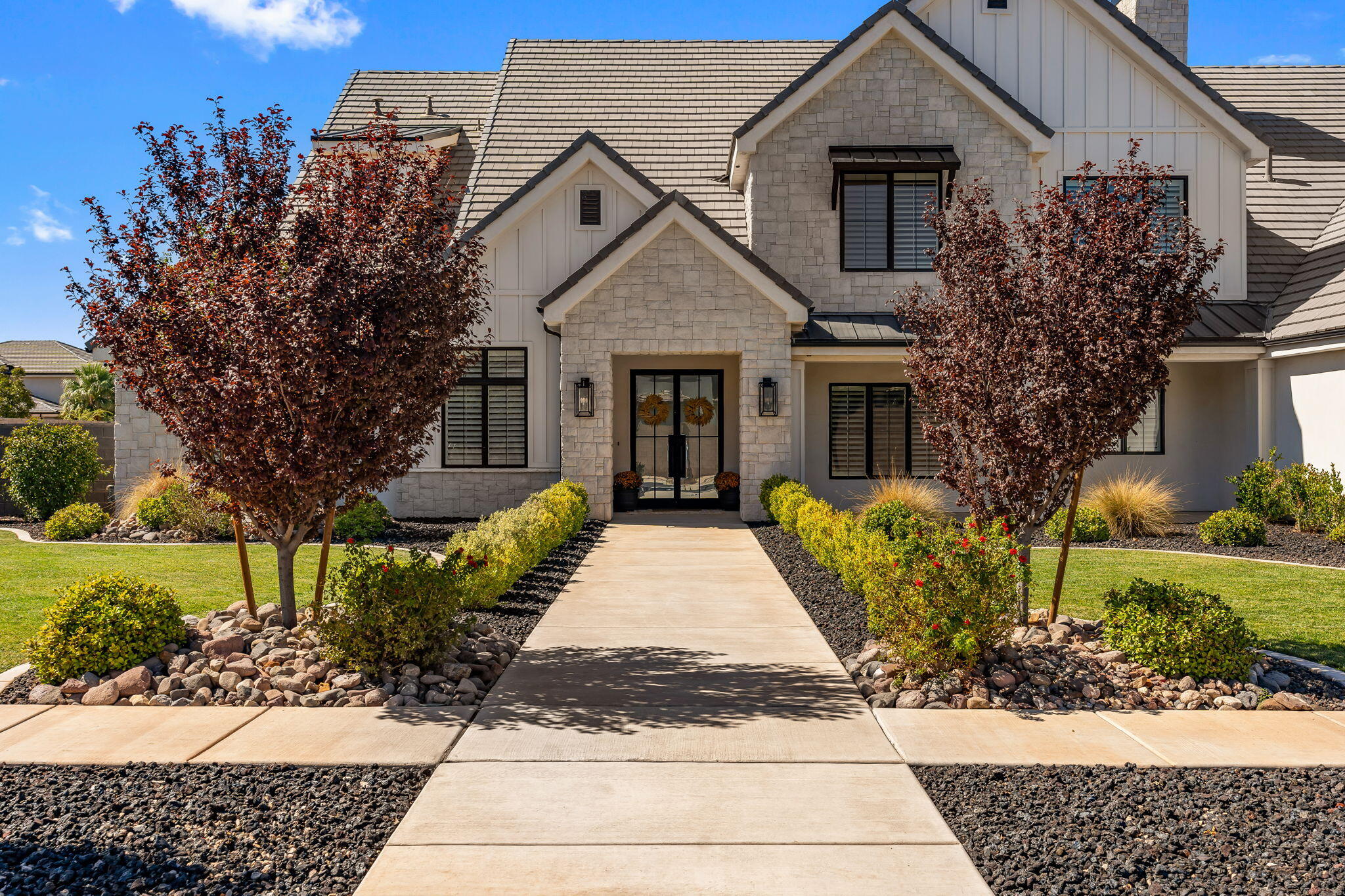 3952 S Bentley RD