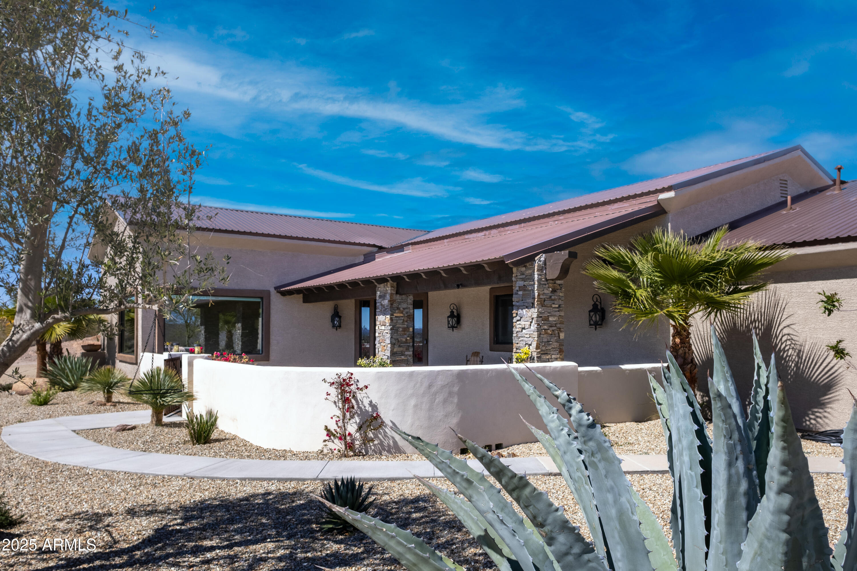 1555 W CABALLOS Trail