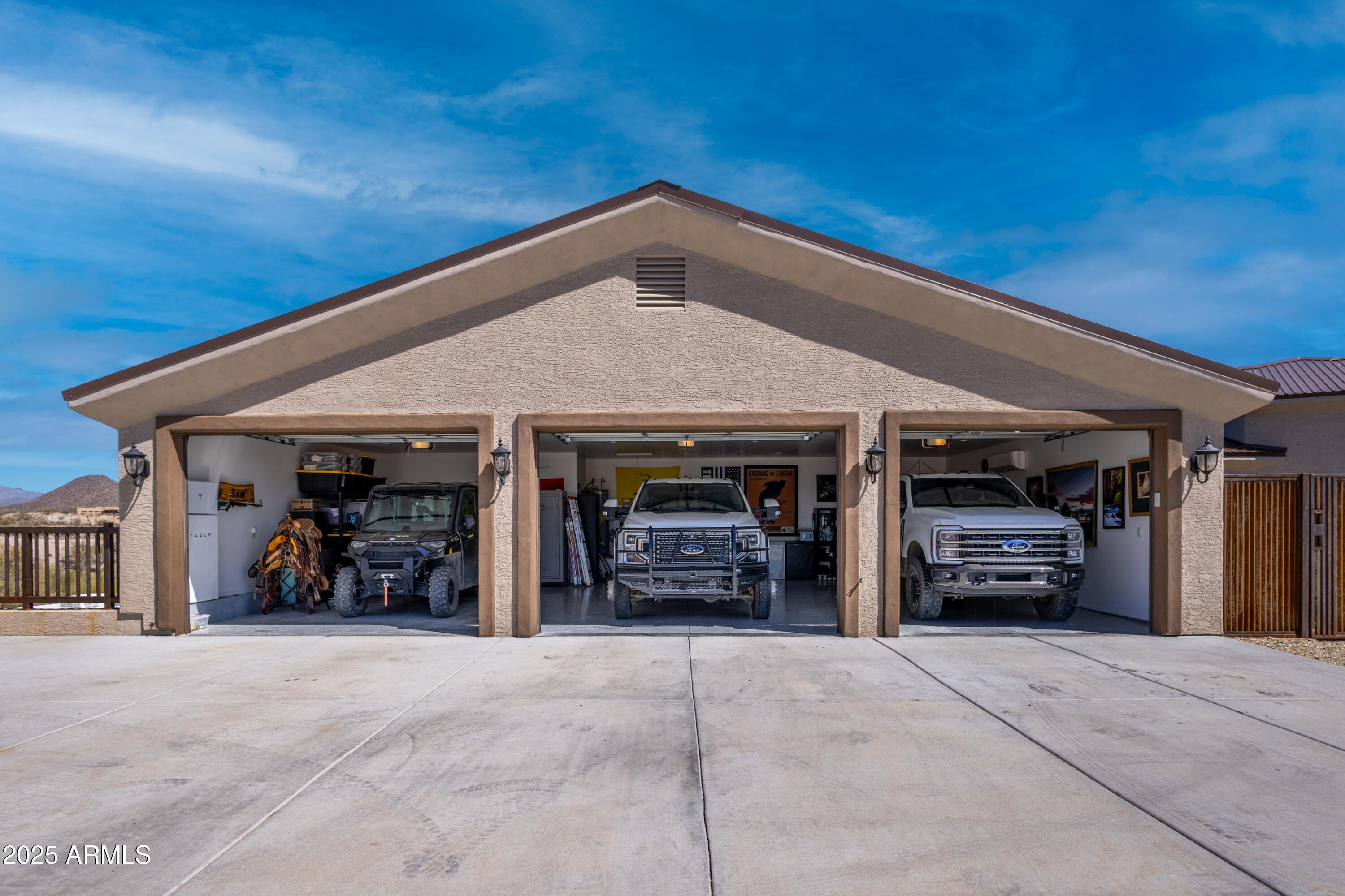 1555 W CABALLOS Trail