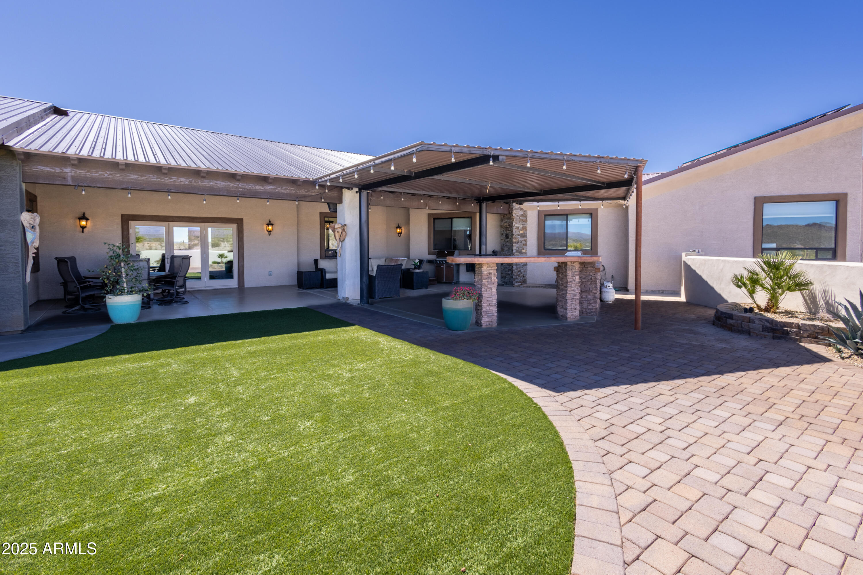 1555 W CABALLOS Trail