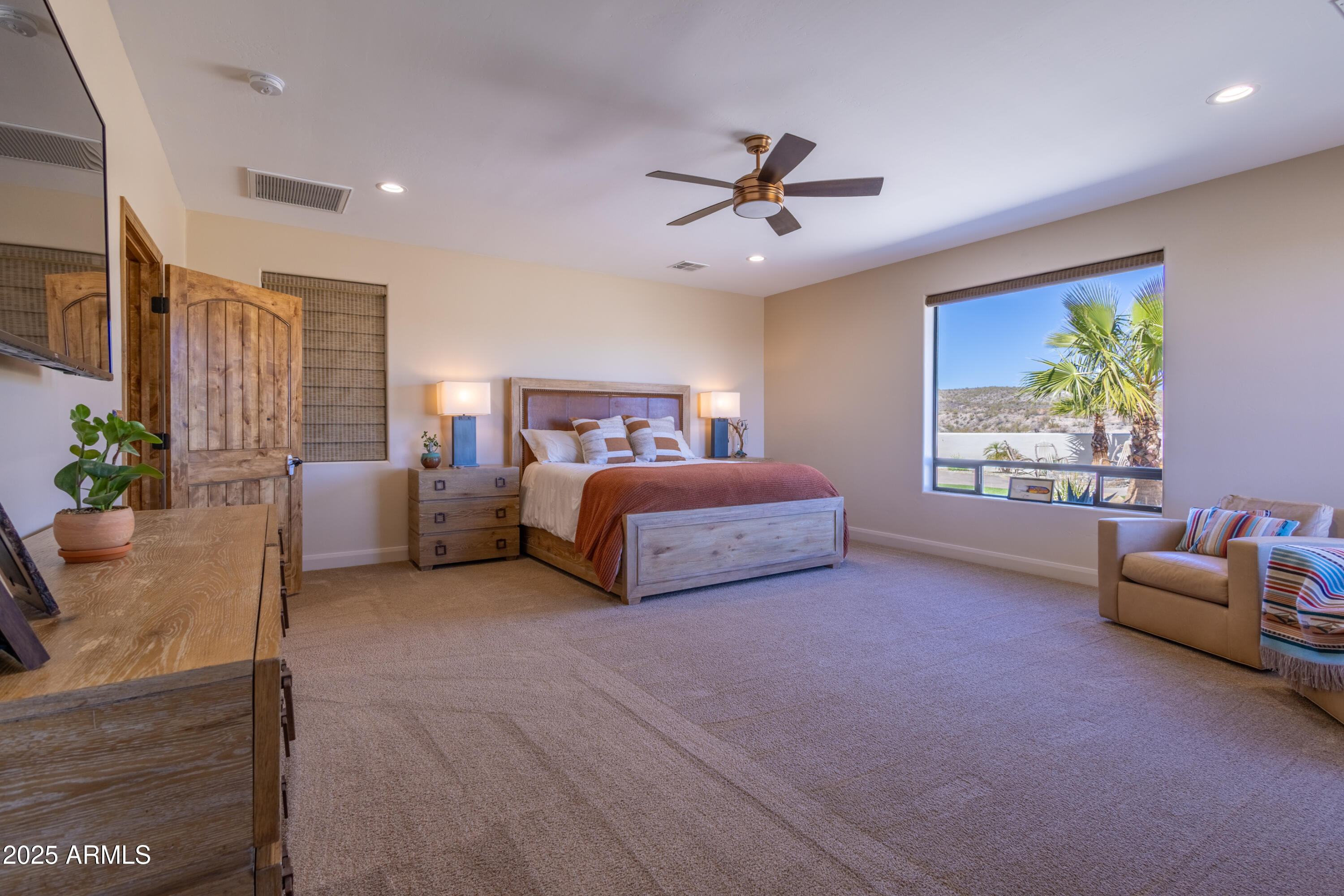 1555 W CABALLOS Trail