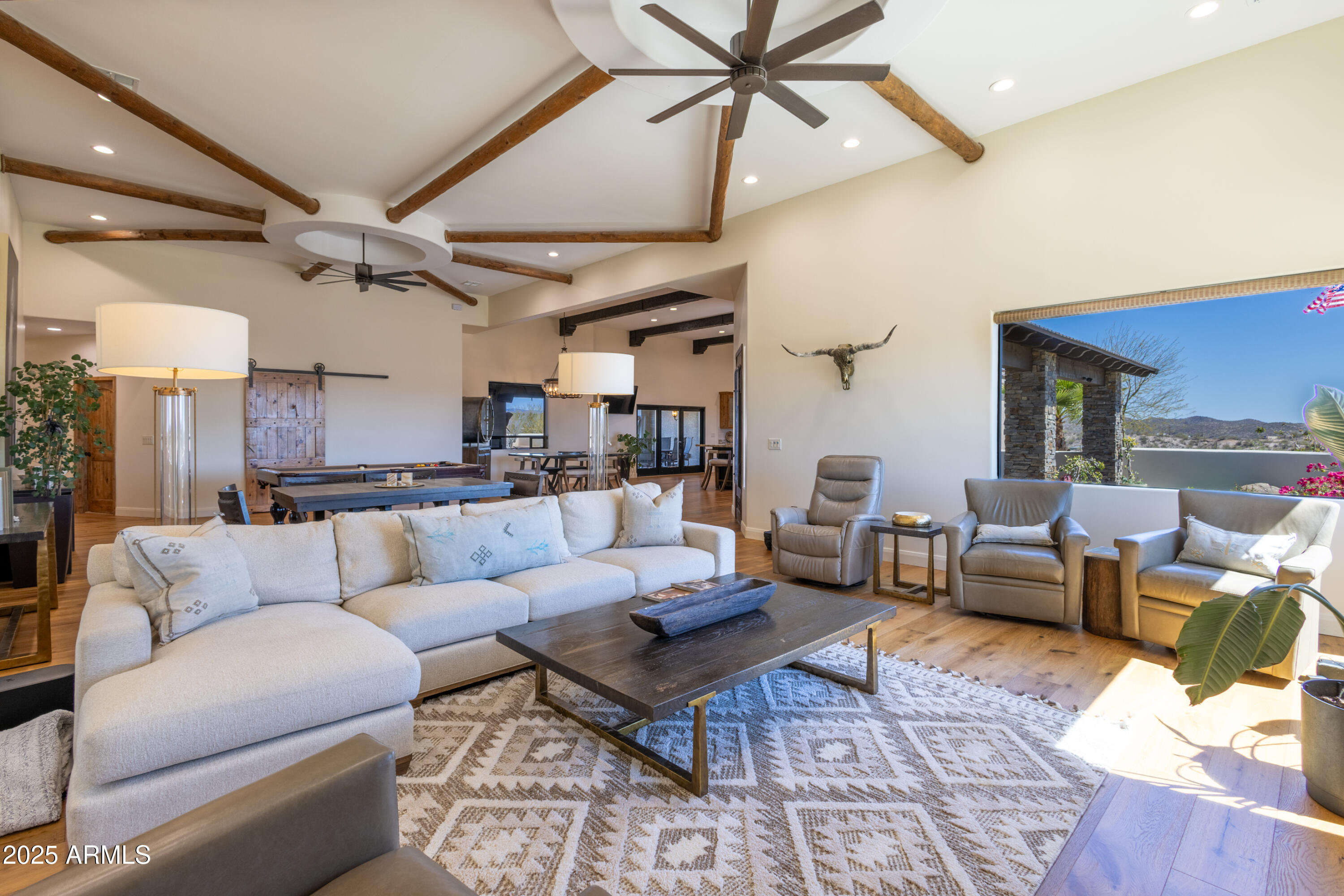 1555 W CABALLOS Trail