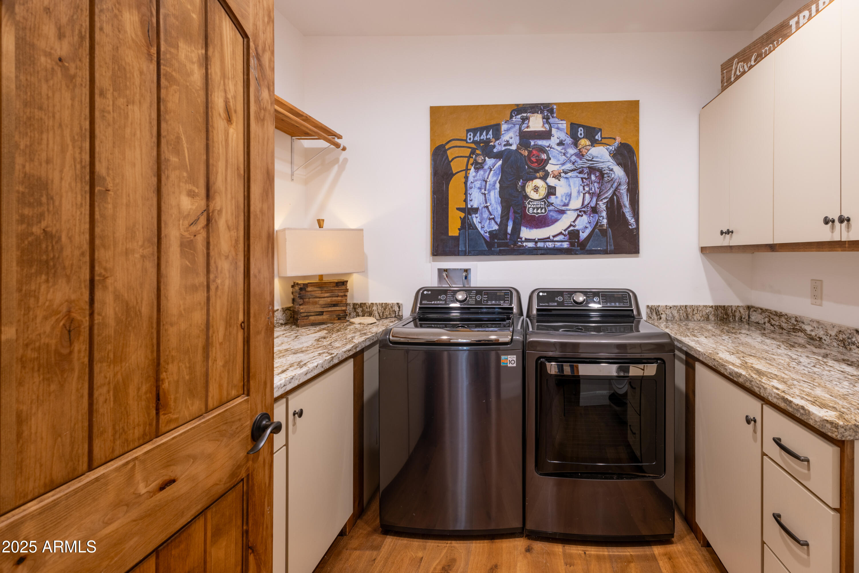 1555 W CABALLOS Trail