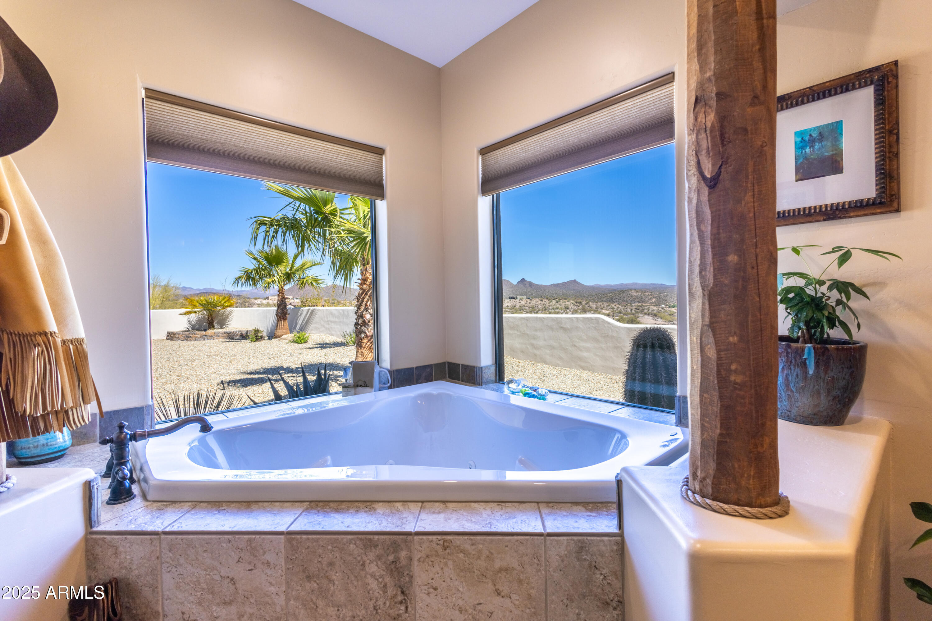1555 W CABALLOS Trail