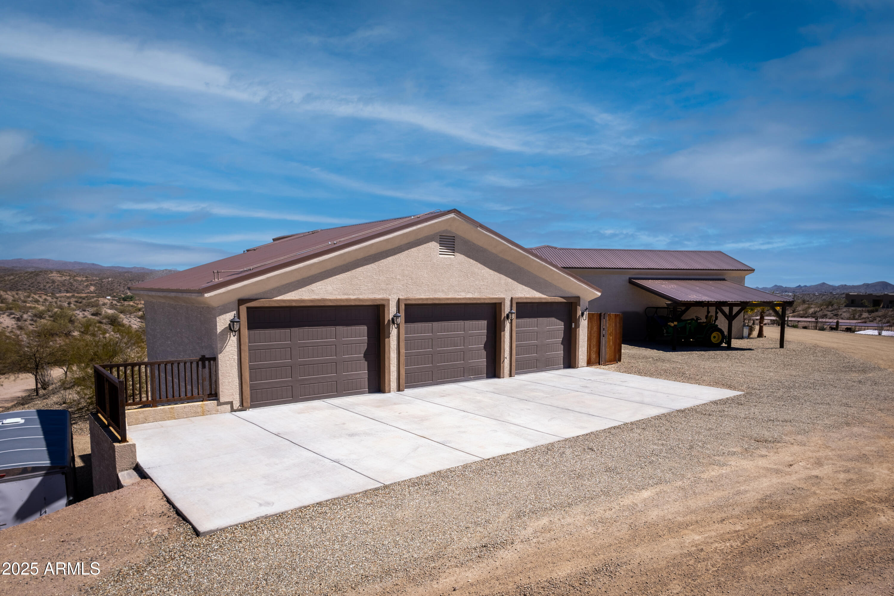 1555 W CABALLOS Trail