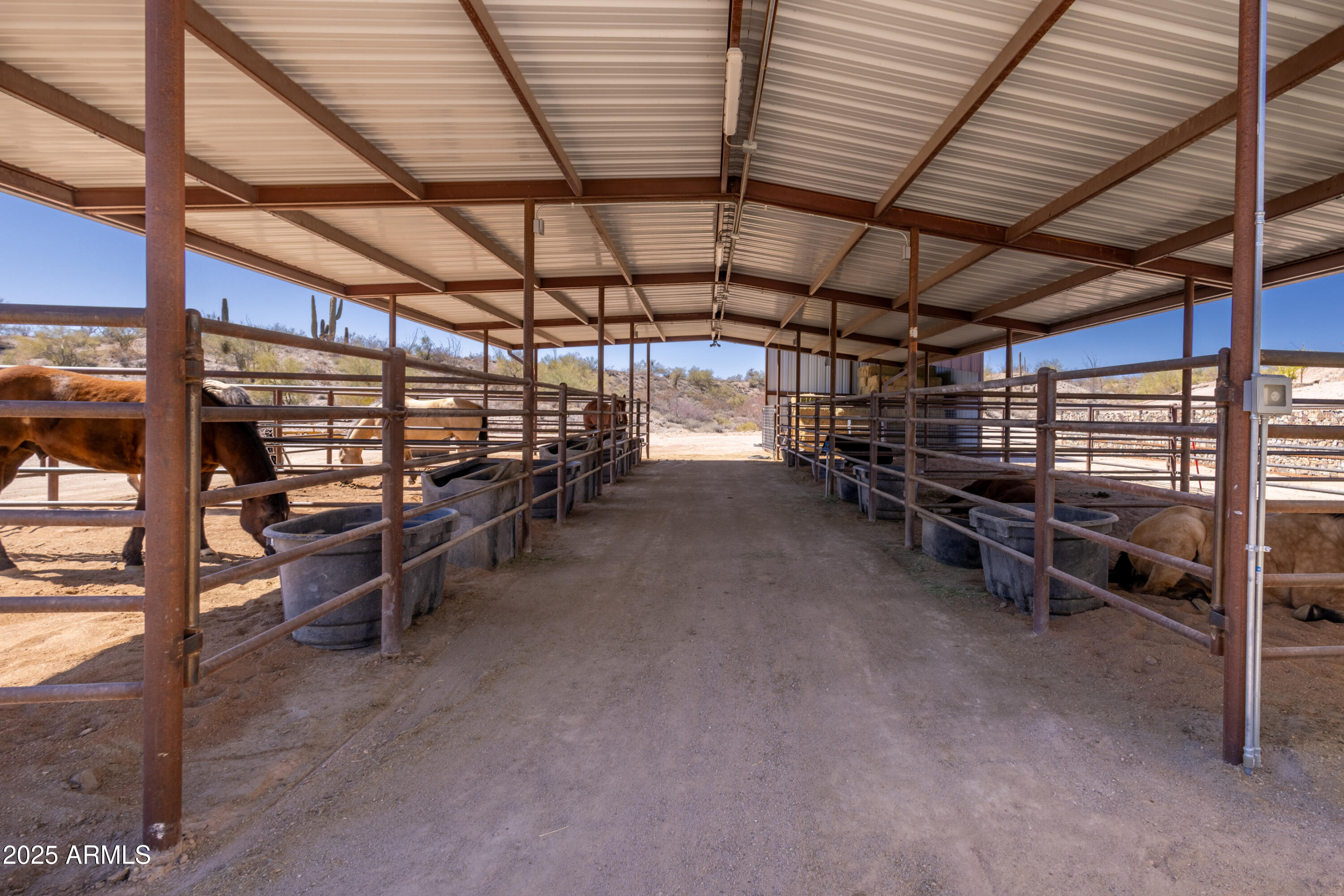 1555 W CABALLOS Trail