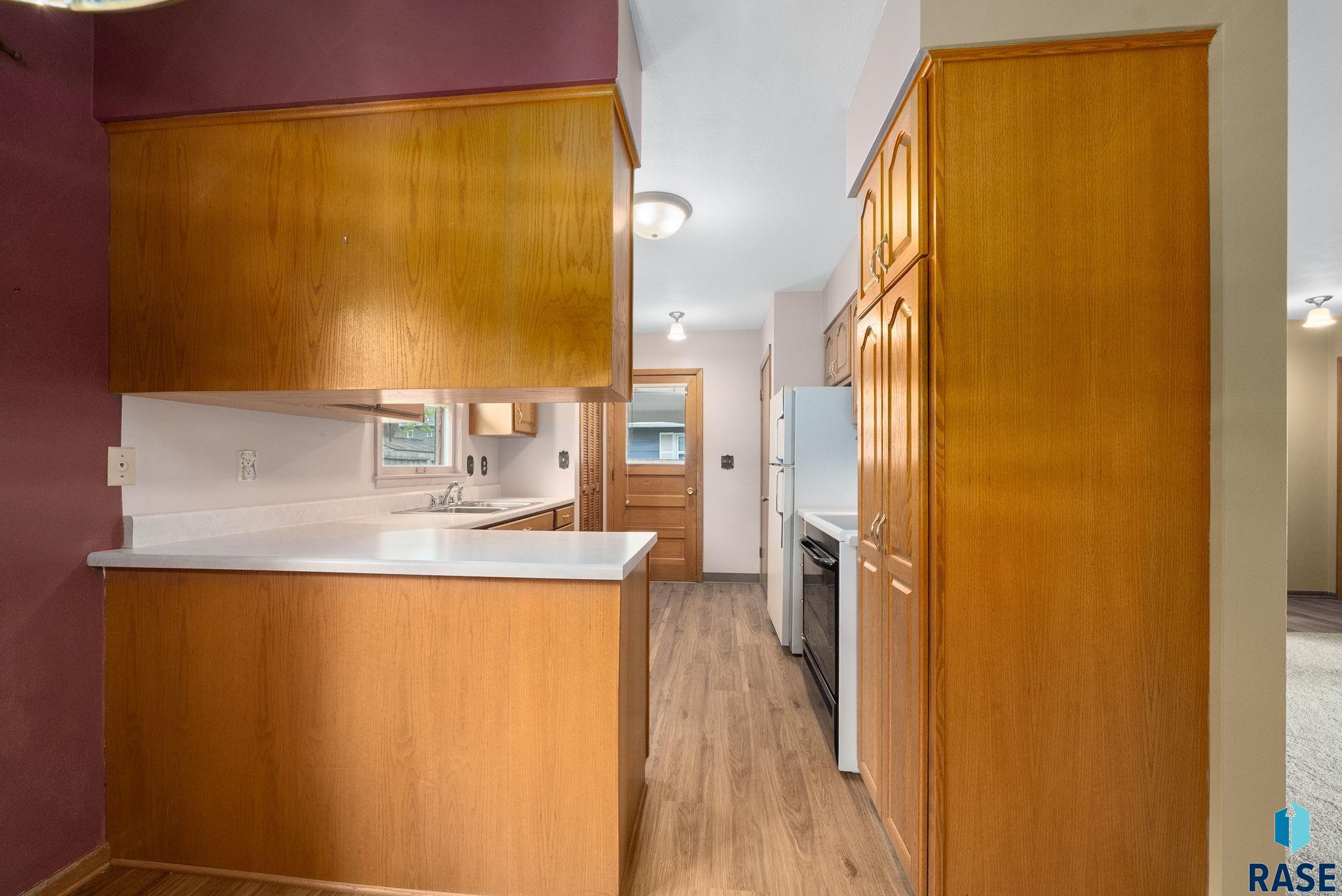 709 S Stephen Ave