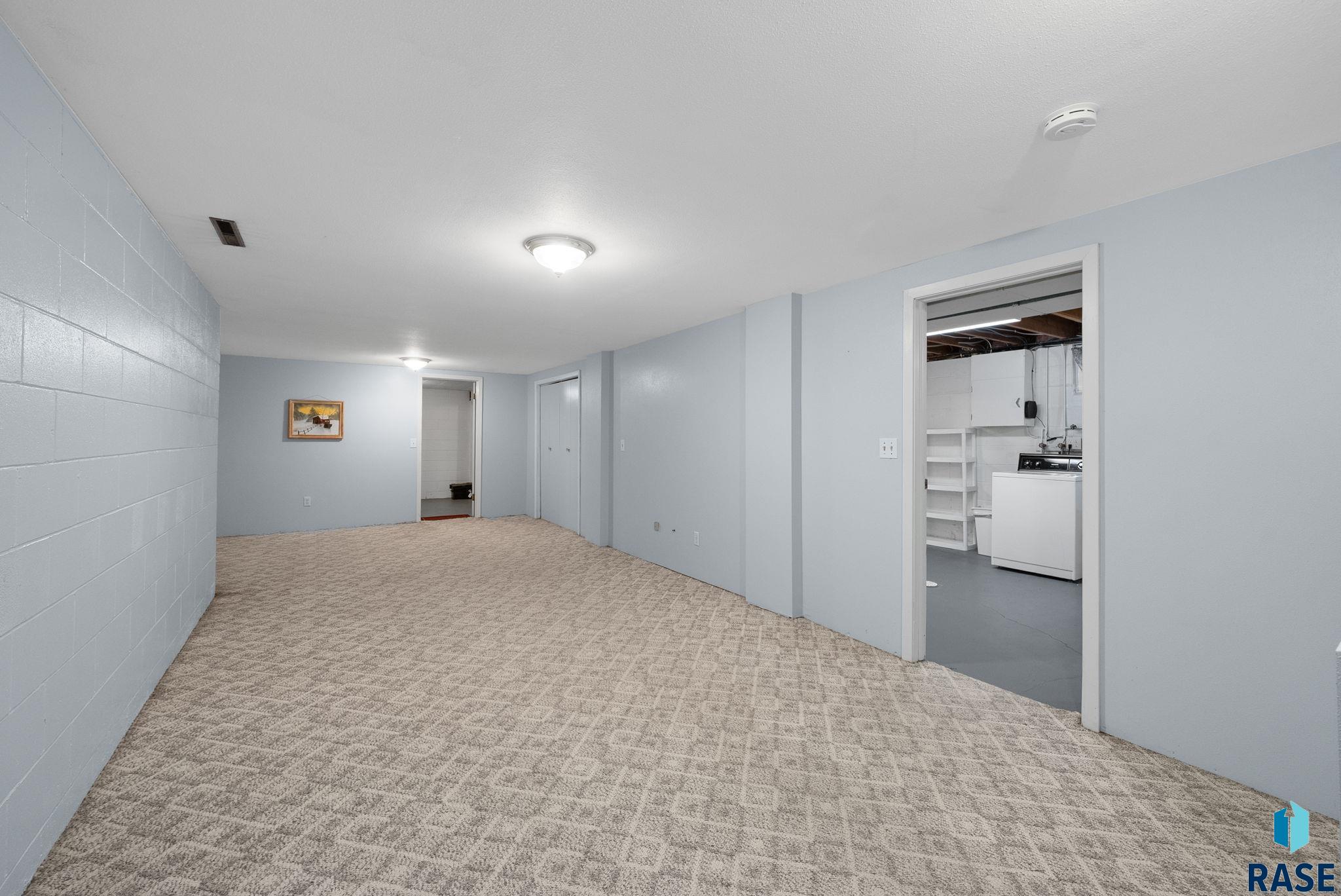 709 S Stephen Ave