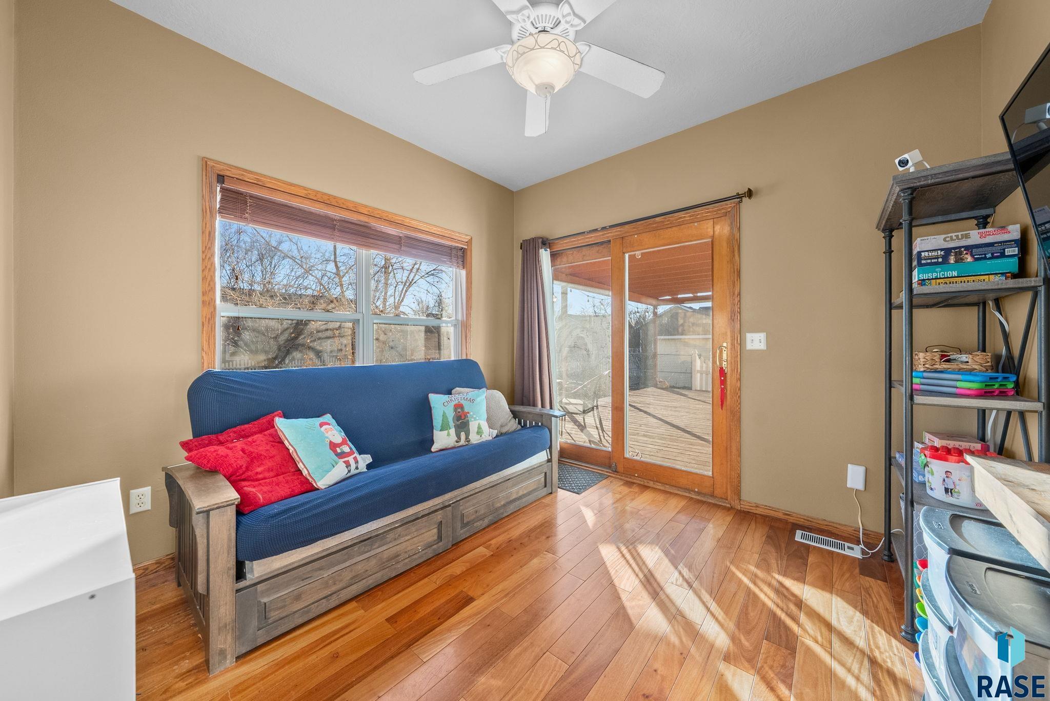 513 N Morning Rain Ave