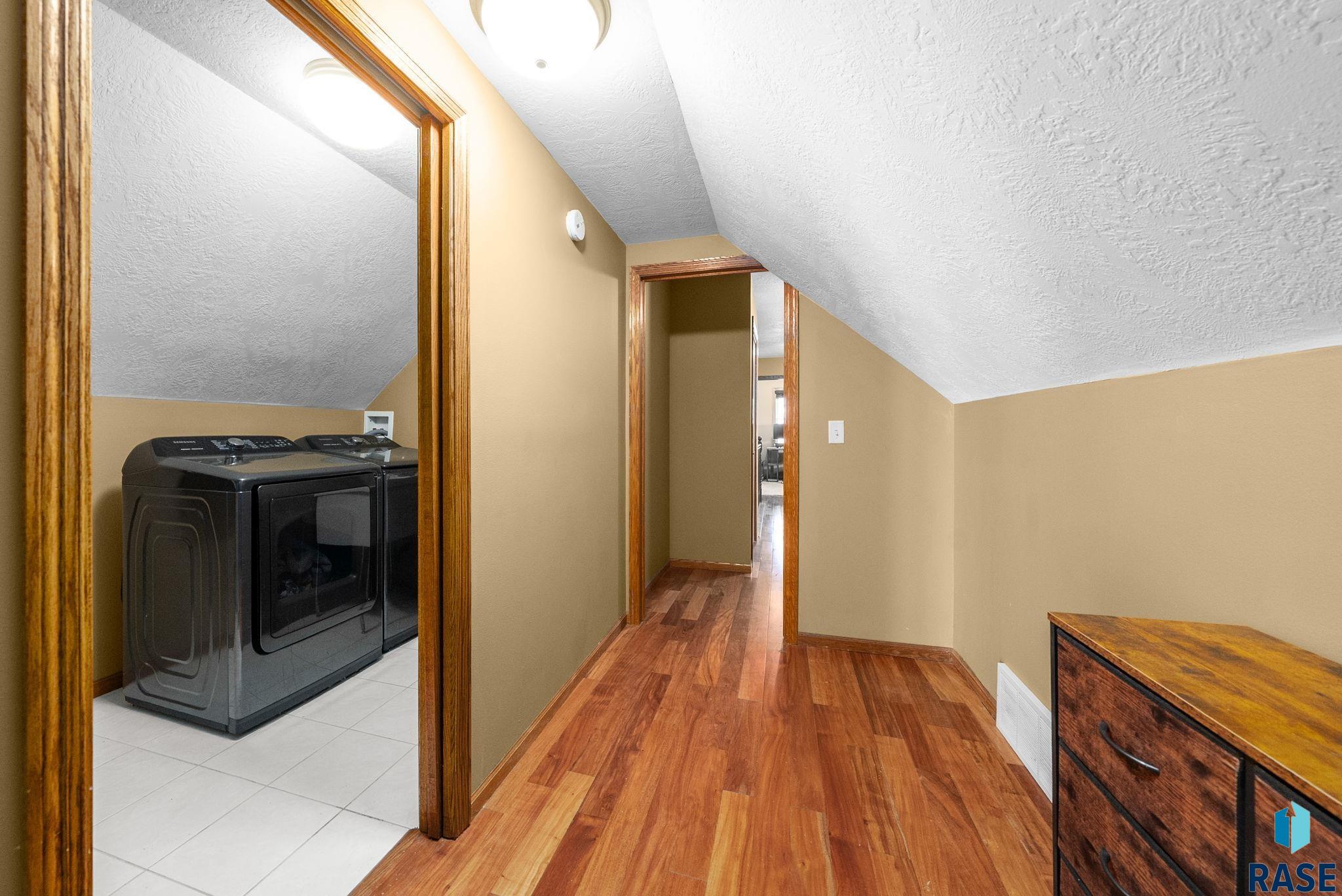 513 N Morning Rain Ave