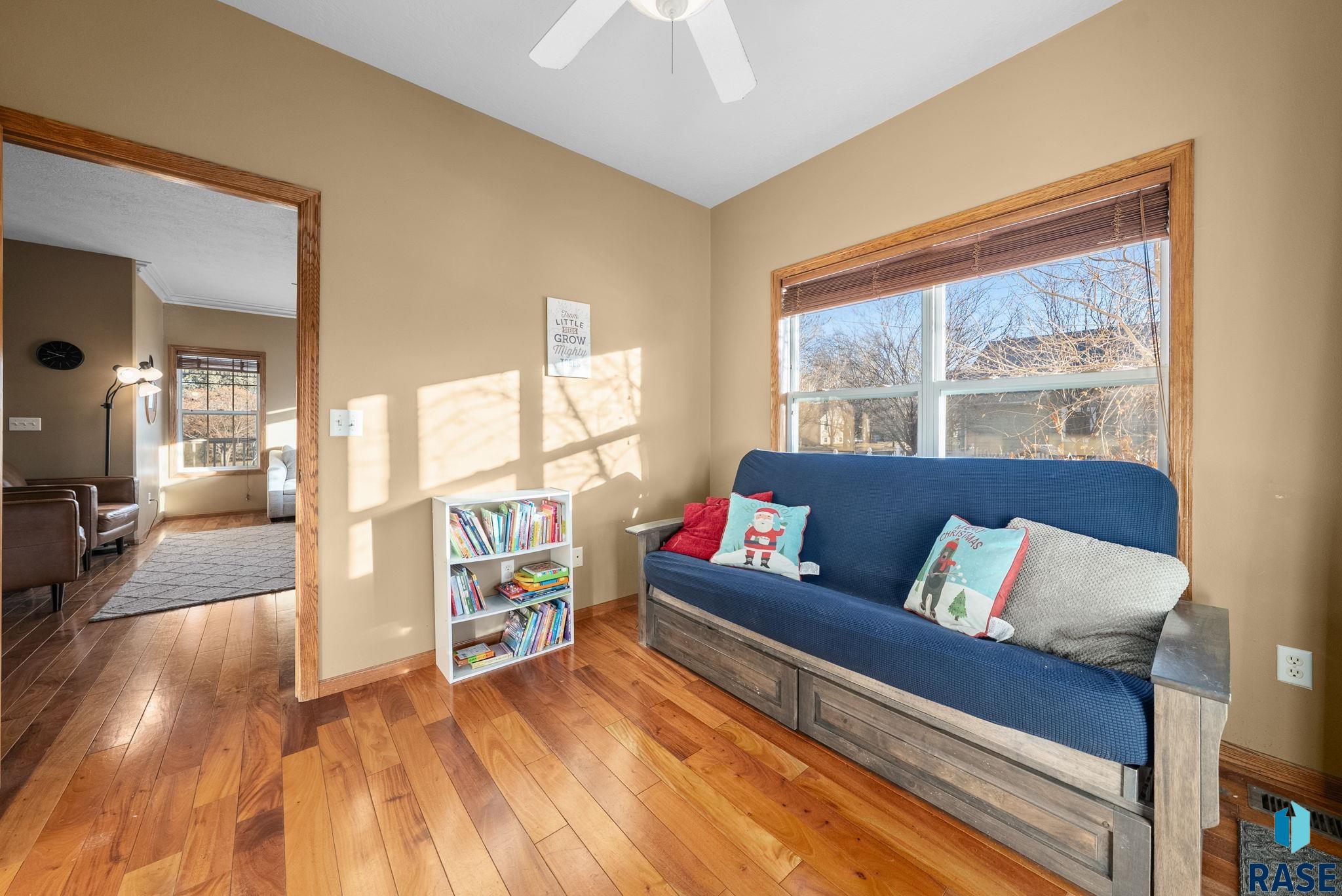 513 N Morning Rain Ave