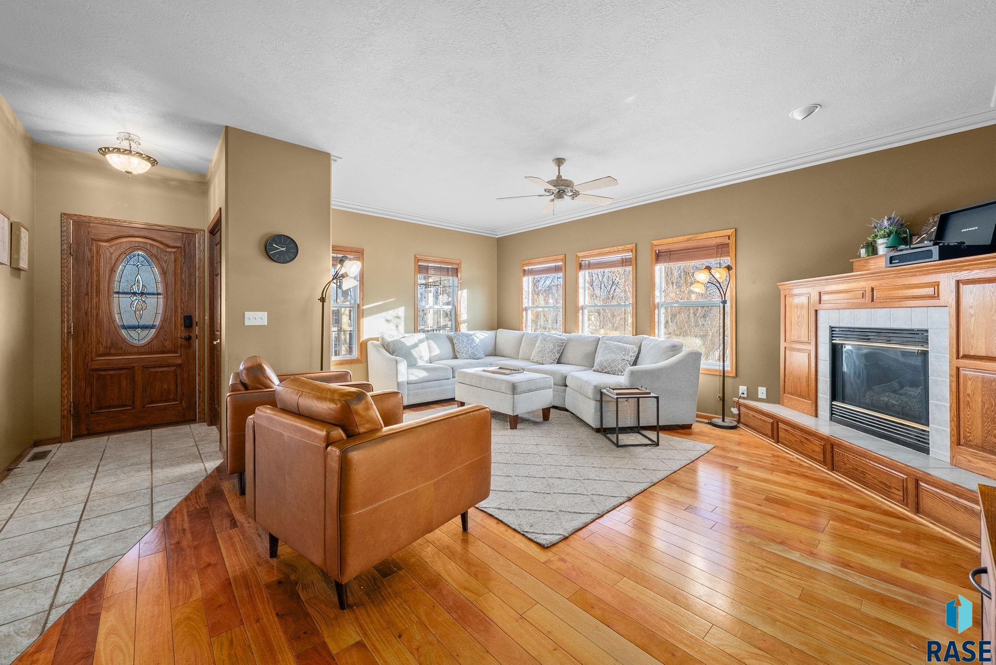 513 N Morning Rain Ave