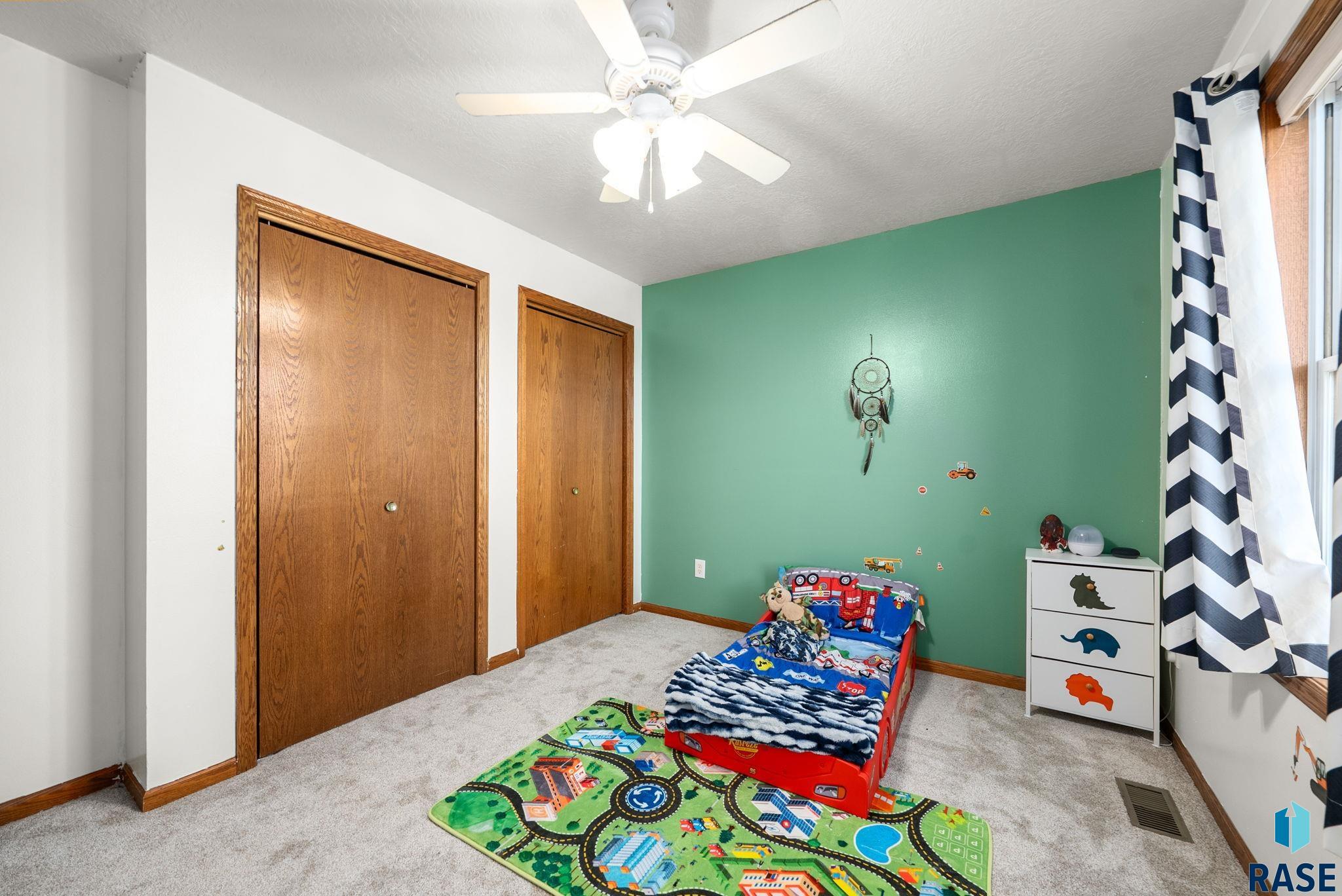 513 N Morning Rain Ave