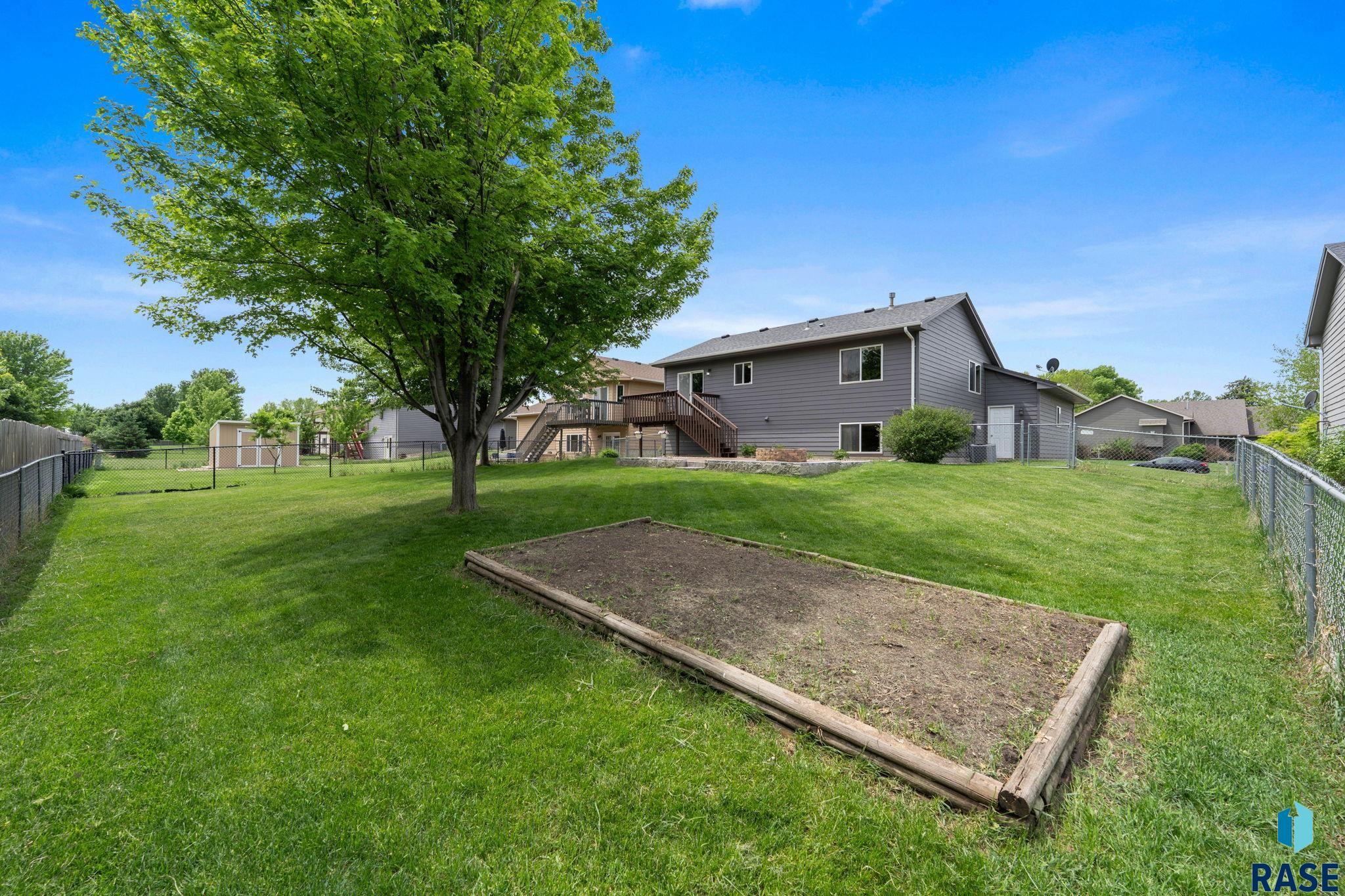 3904 S Klein Ave