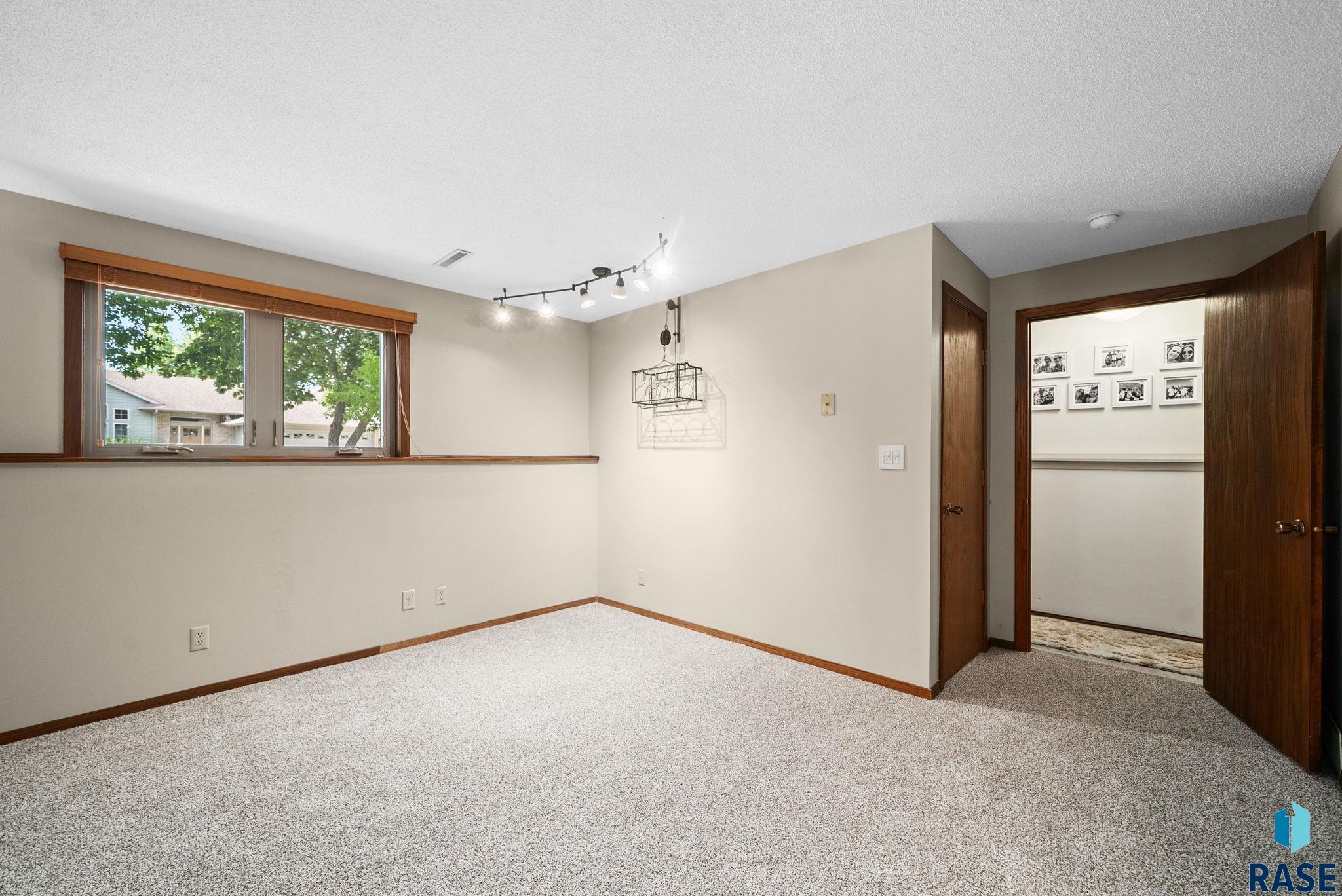 1224 S Dunham Cir
