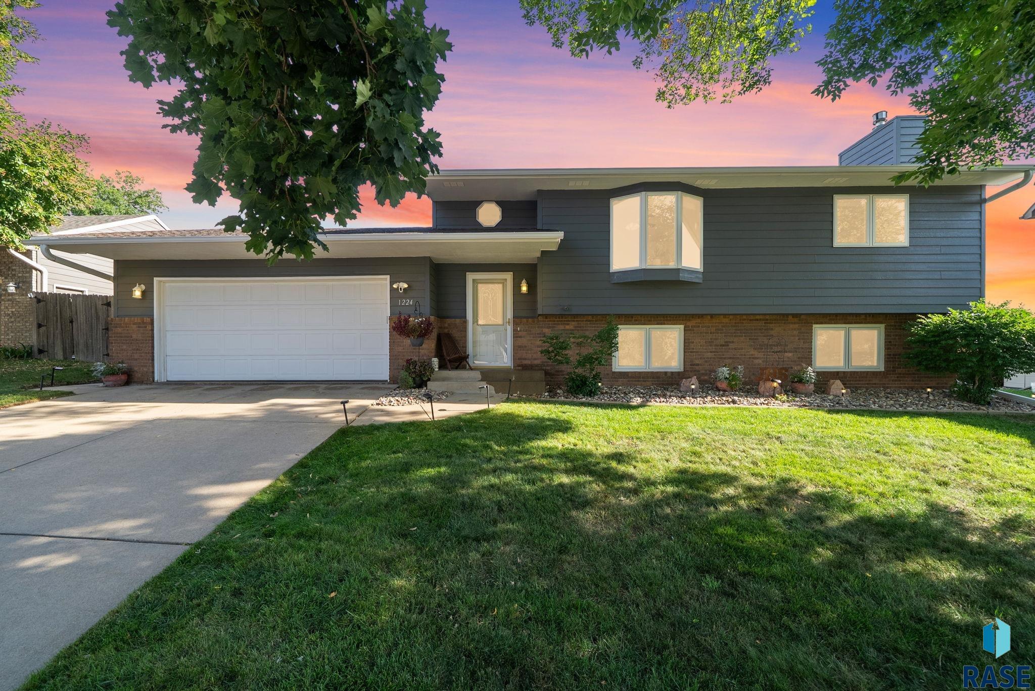 1224 S Dunham Cir