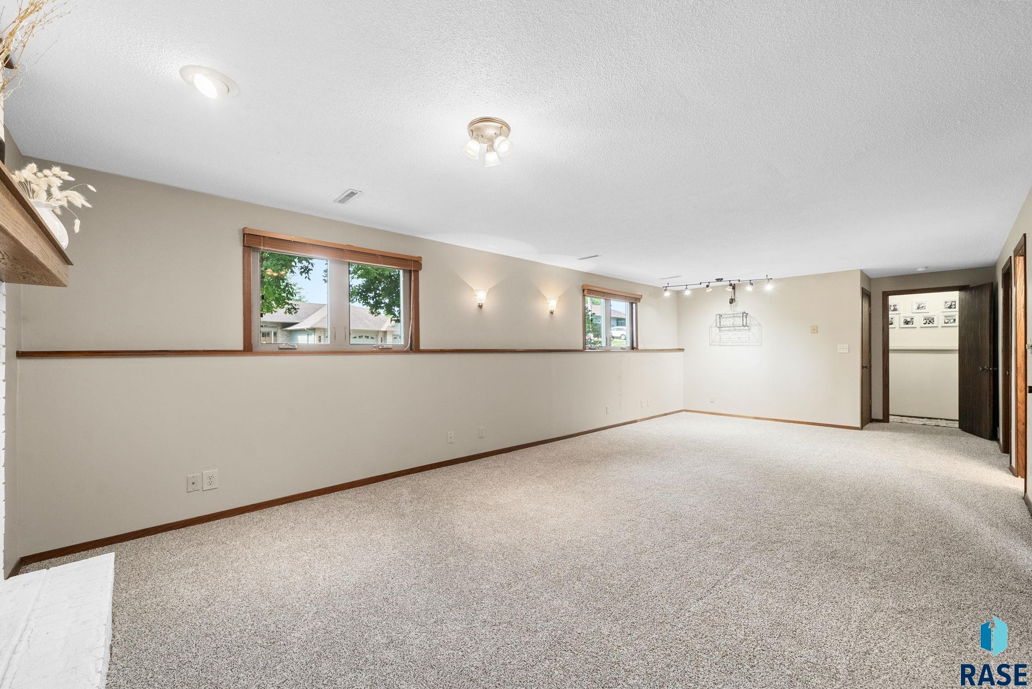 1224 S Dunham Cir