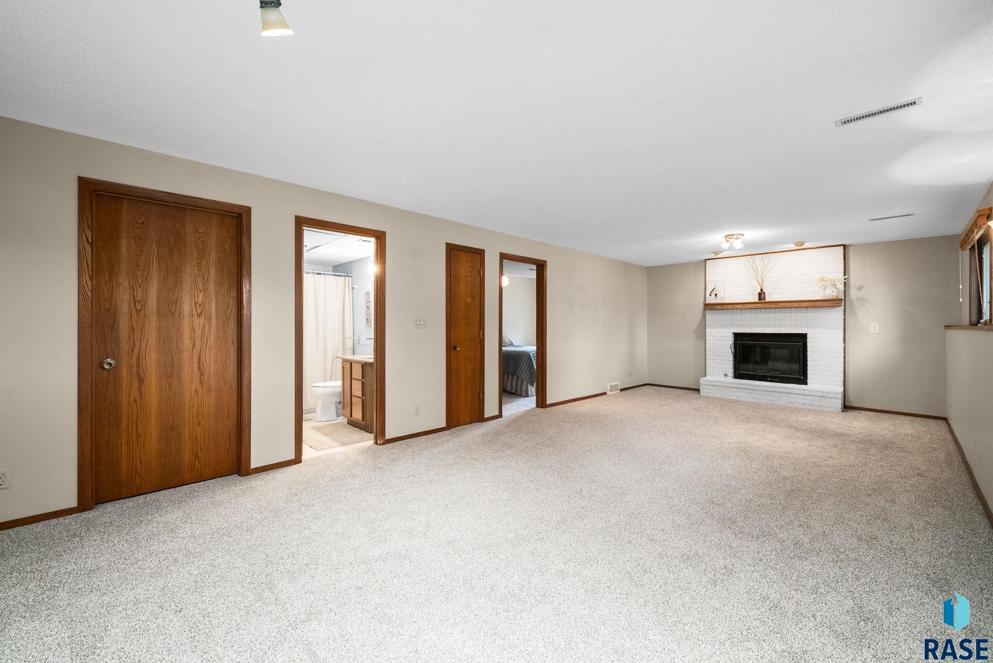 1224 S Dunham Cir