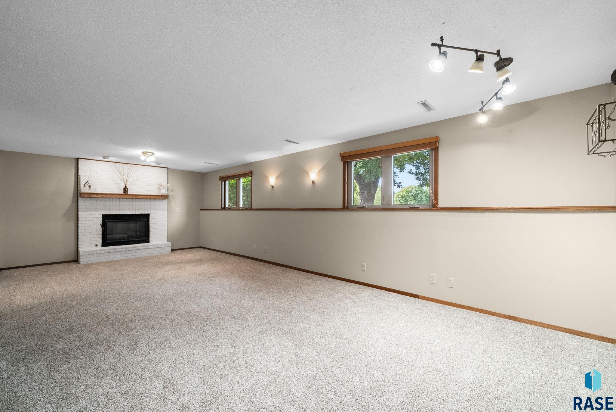 1224 S Dunham Cir