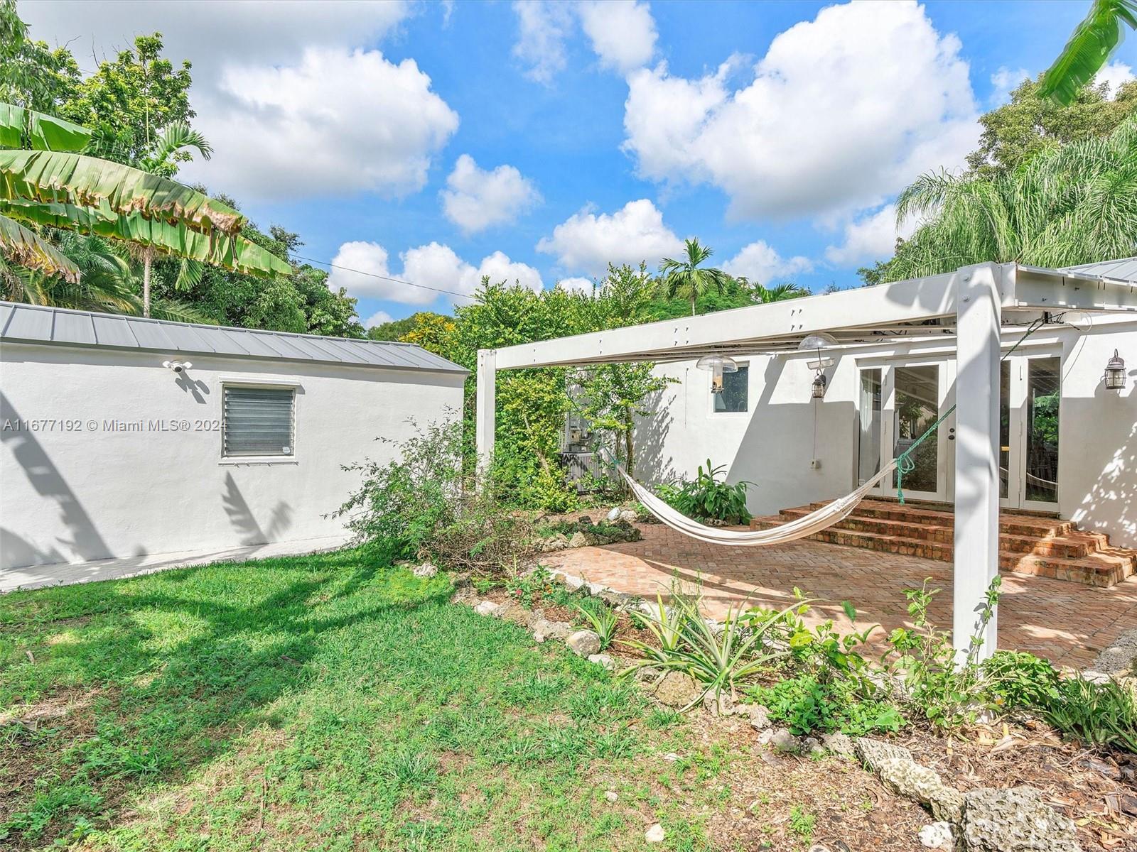 150 NW 98th St
