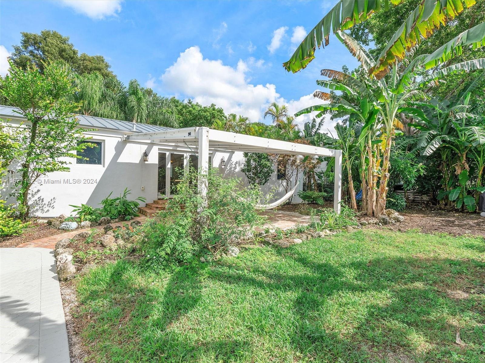 150 NW 98th St