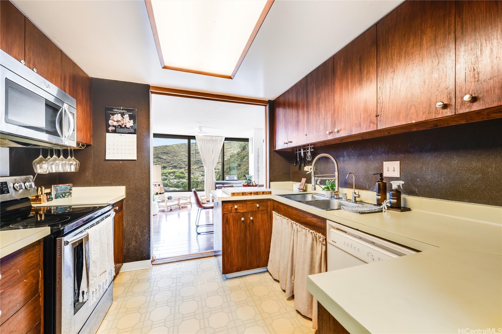 250 Kawaihae Street 10E