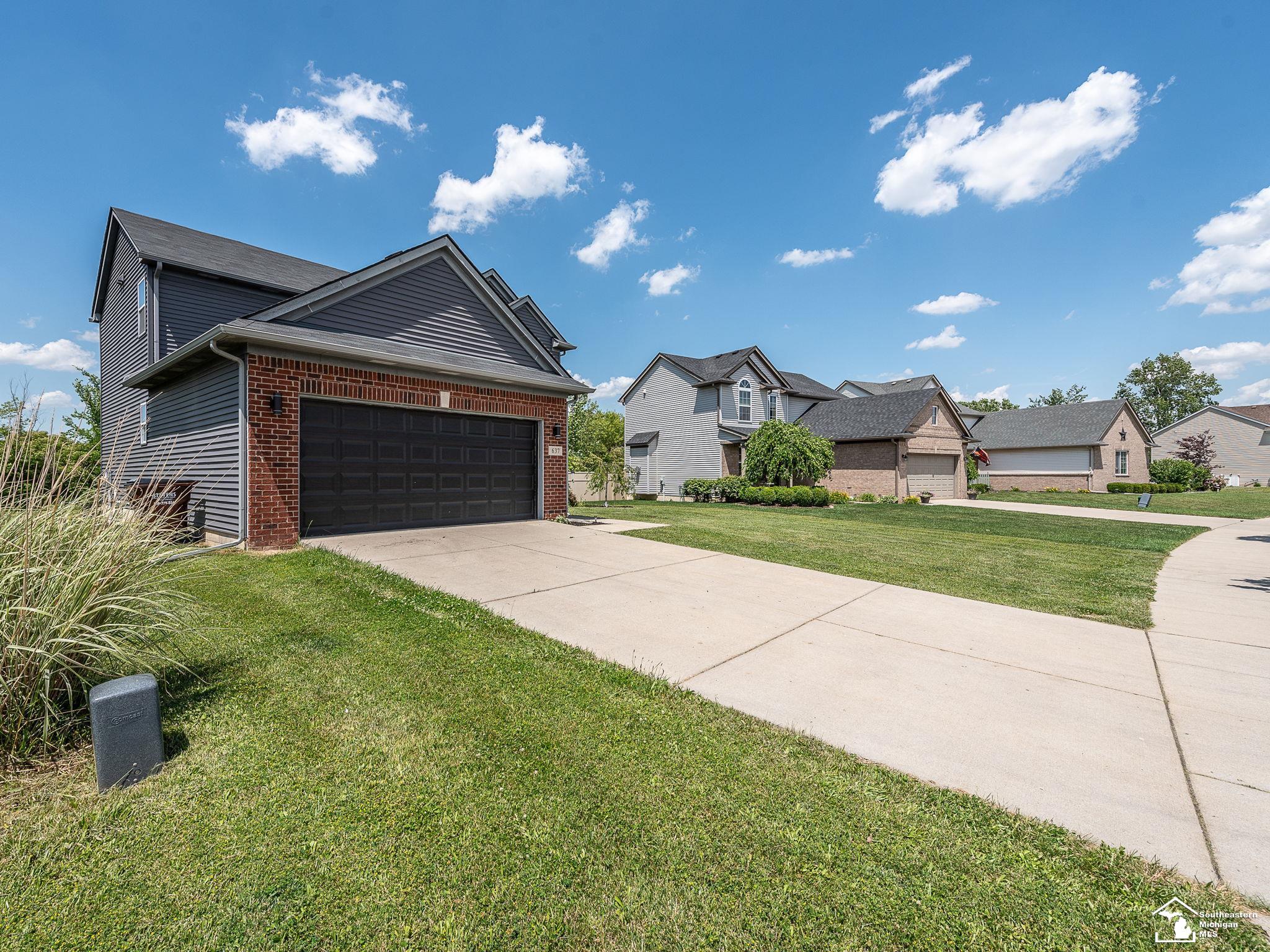 637 Falcon Drive