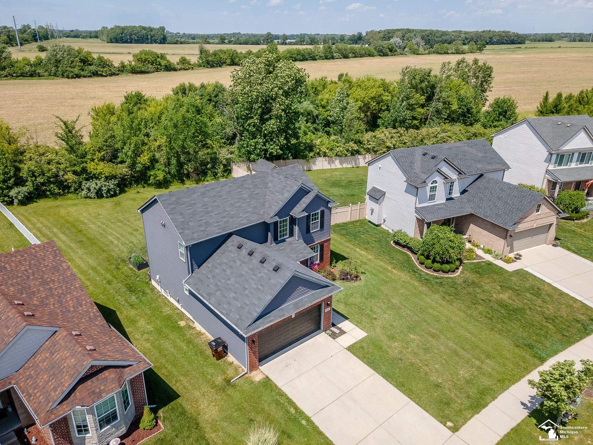 637 Falcon Drive