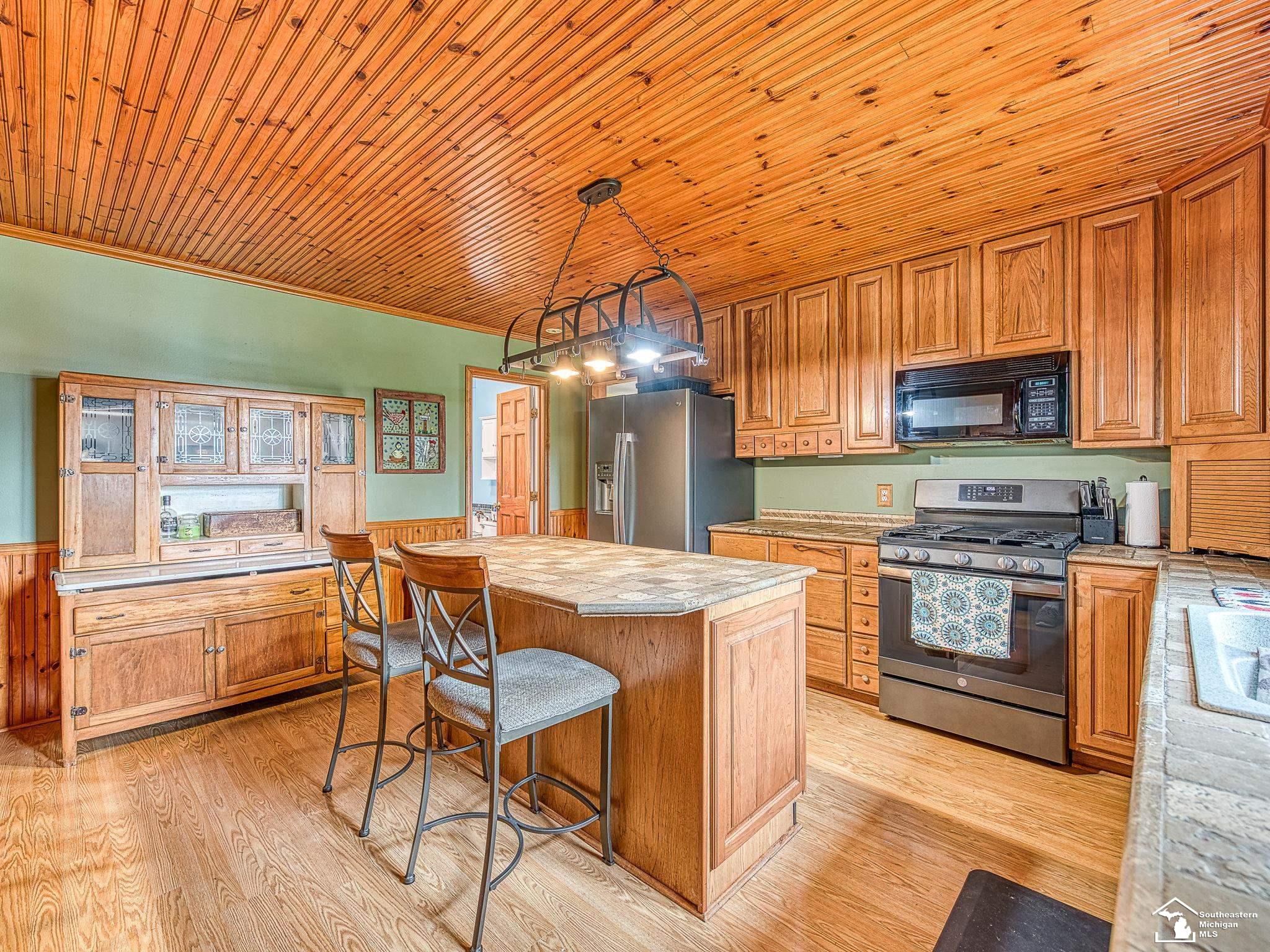 4142 Blohm Road
