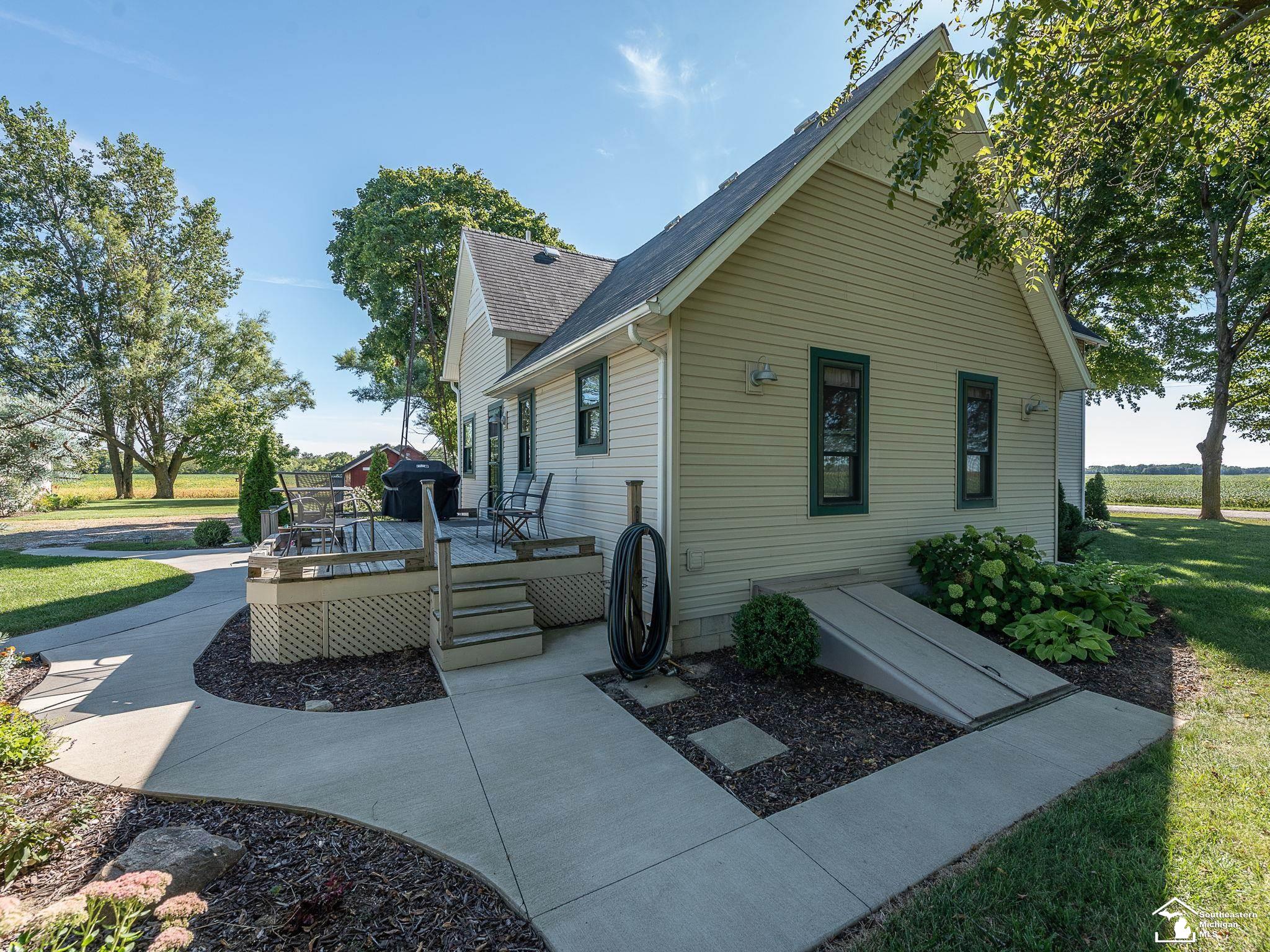 990 Dennison Road