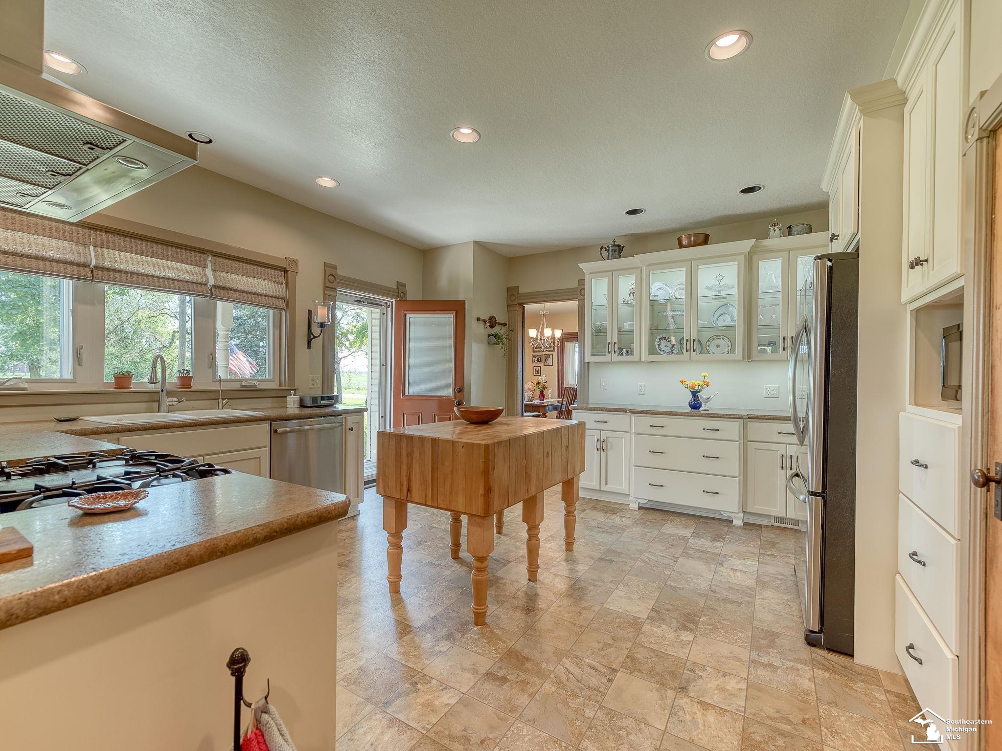 990 Dennison Road