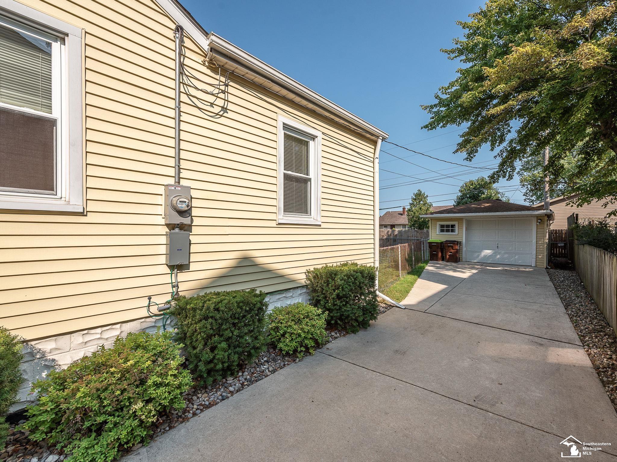 1011 Wolverine Street