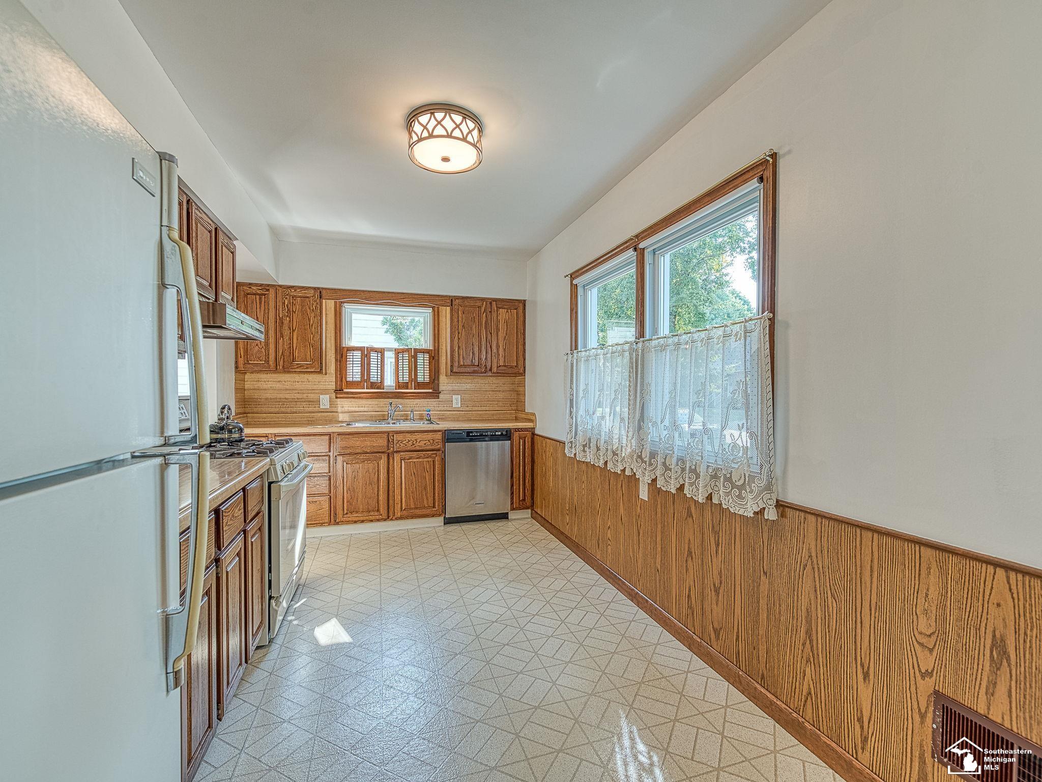1011 Wolverine Street