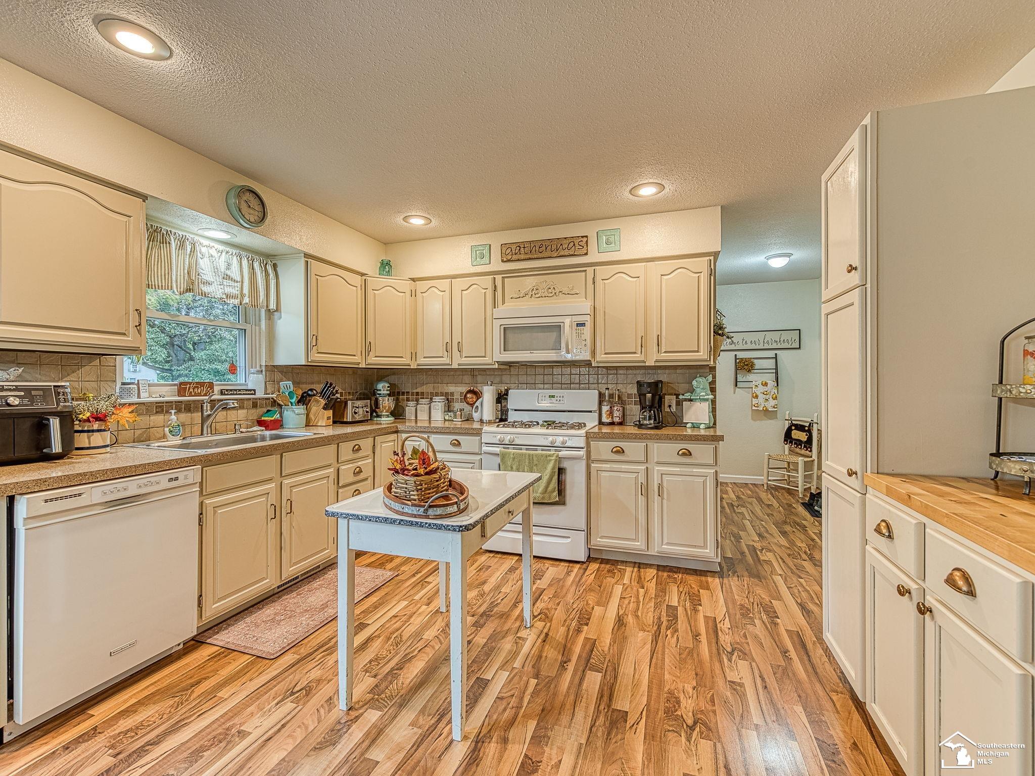 4131 W Samaria Road