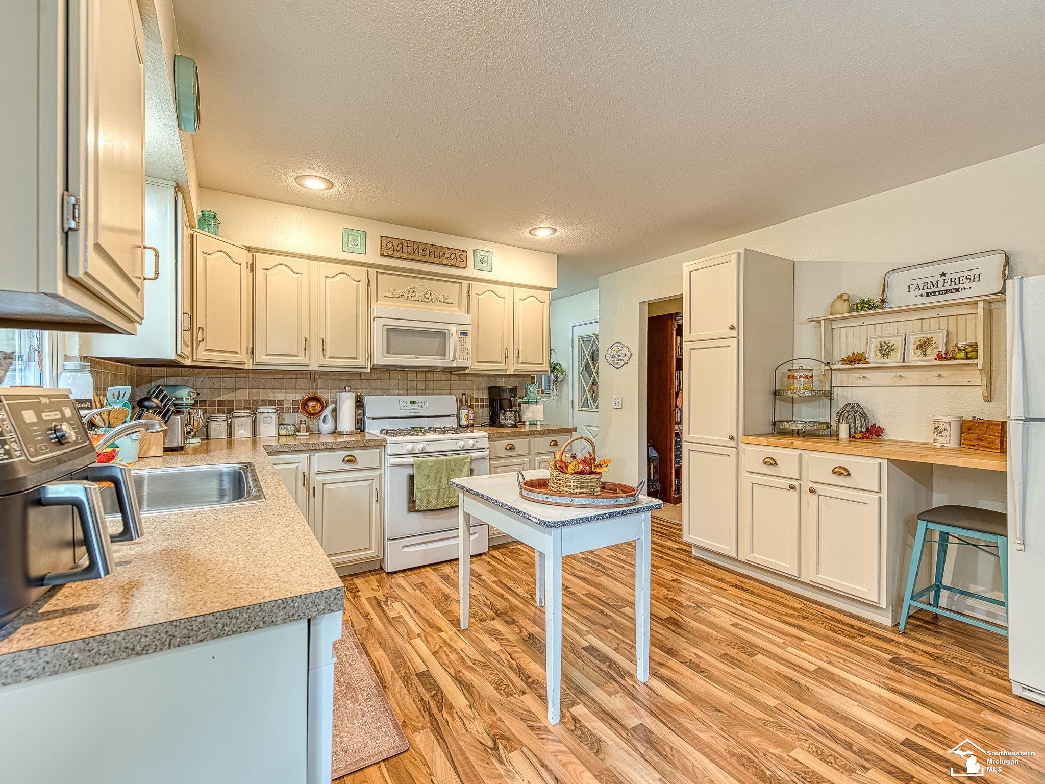 4131 W Samaria Road