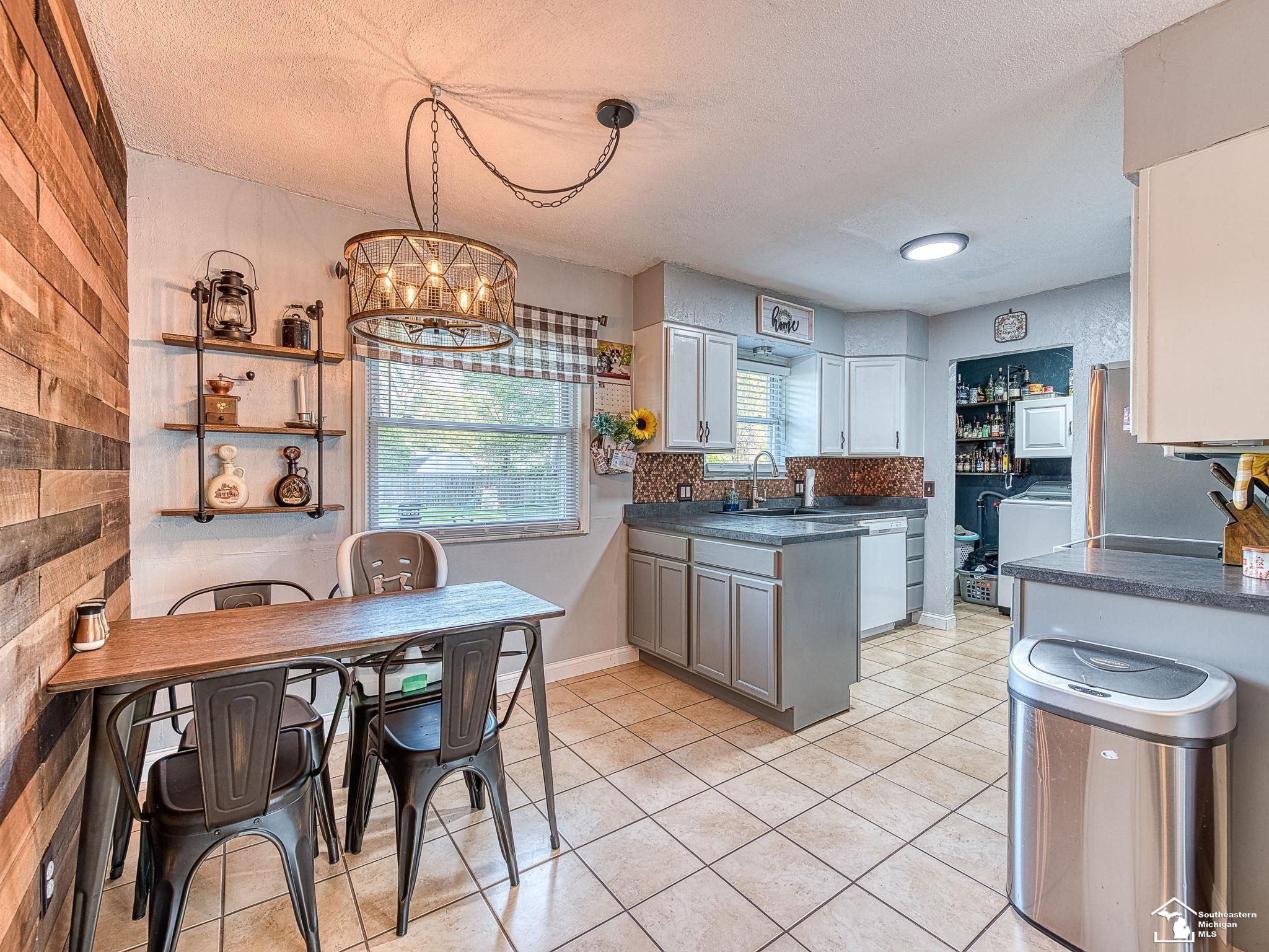 734 W Dean Road