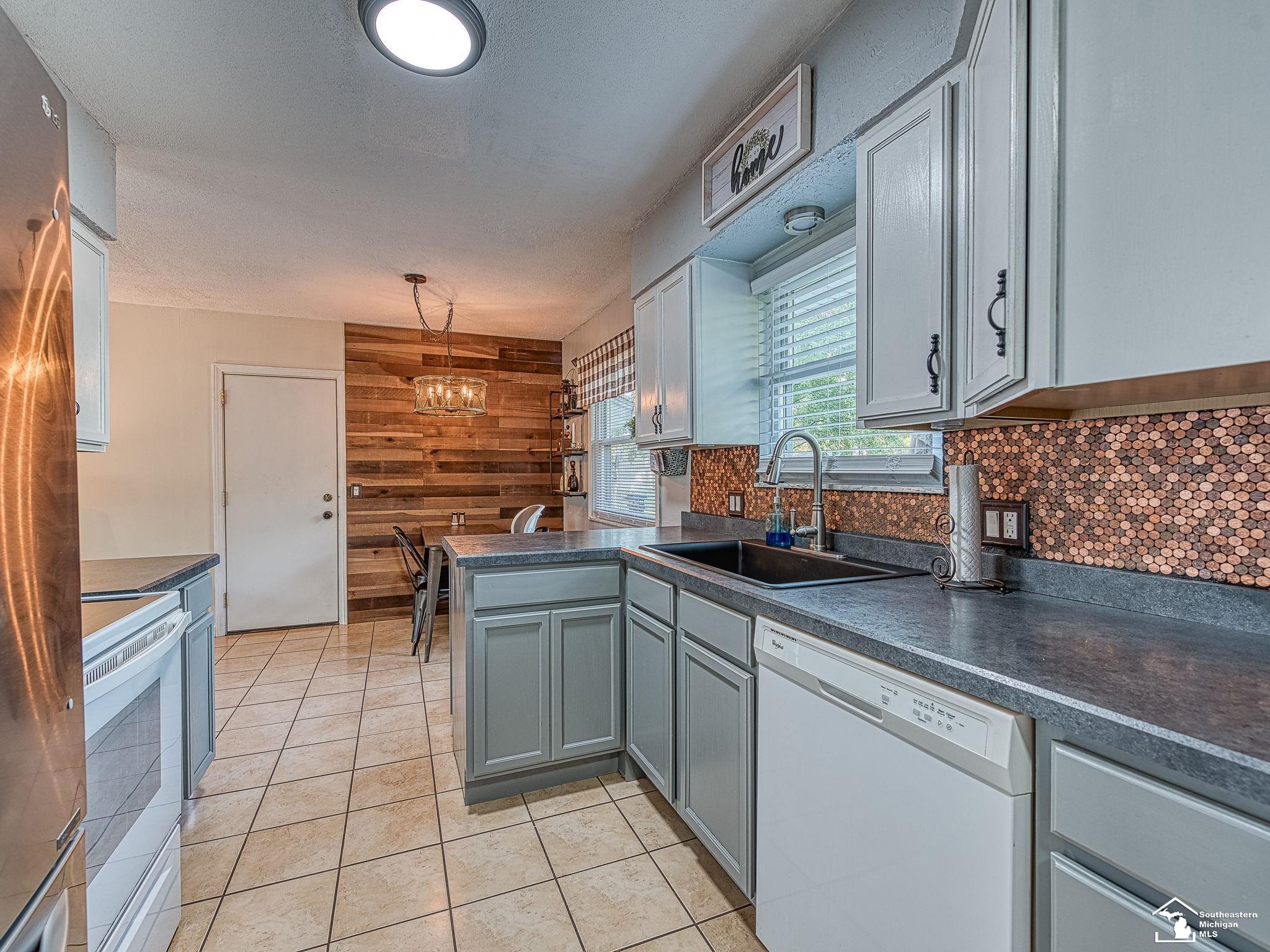 734 W Dean Road