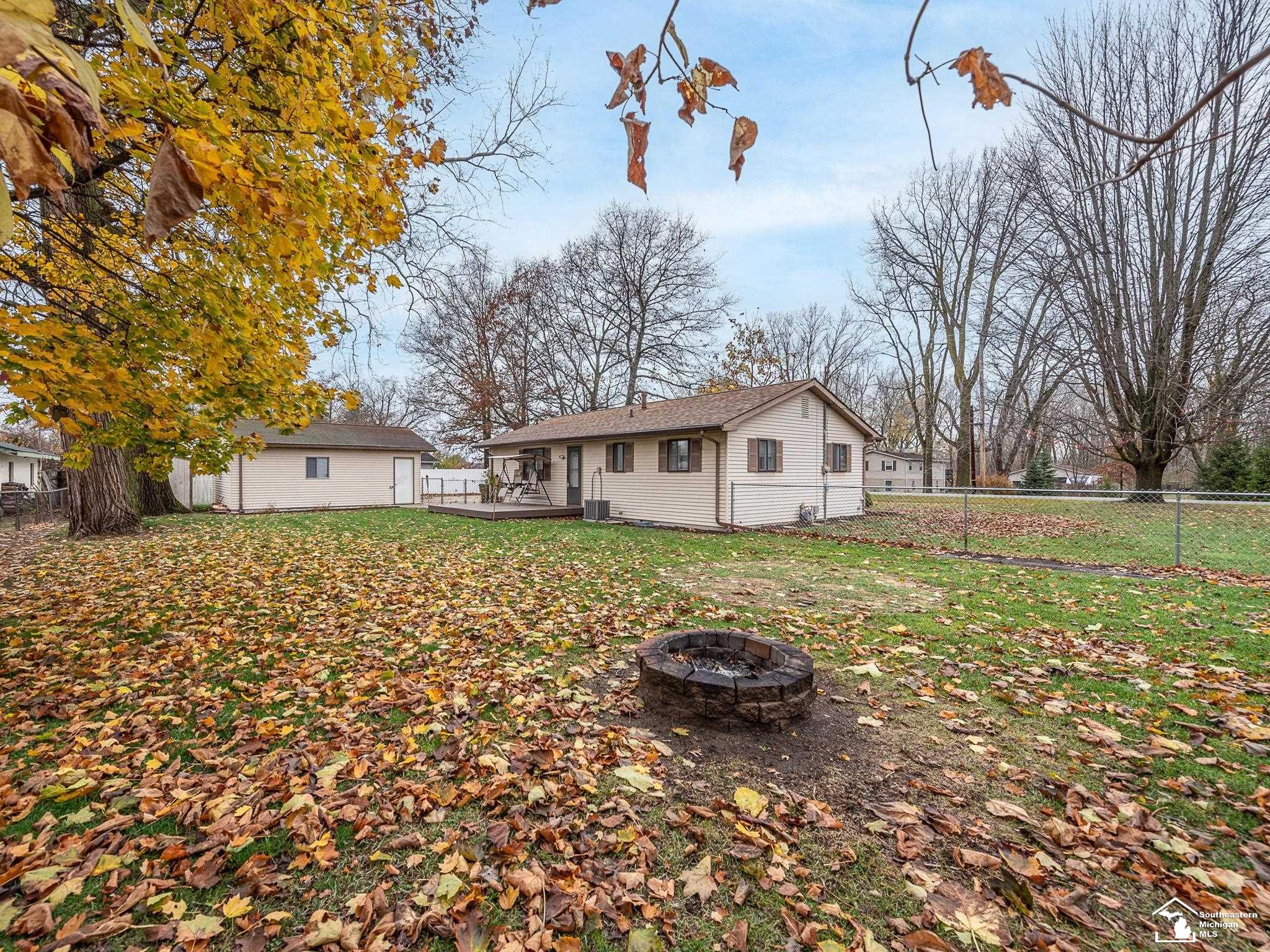 3255 W Stein Road