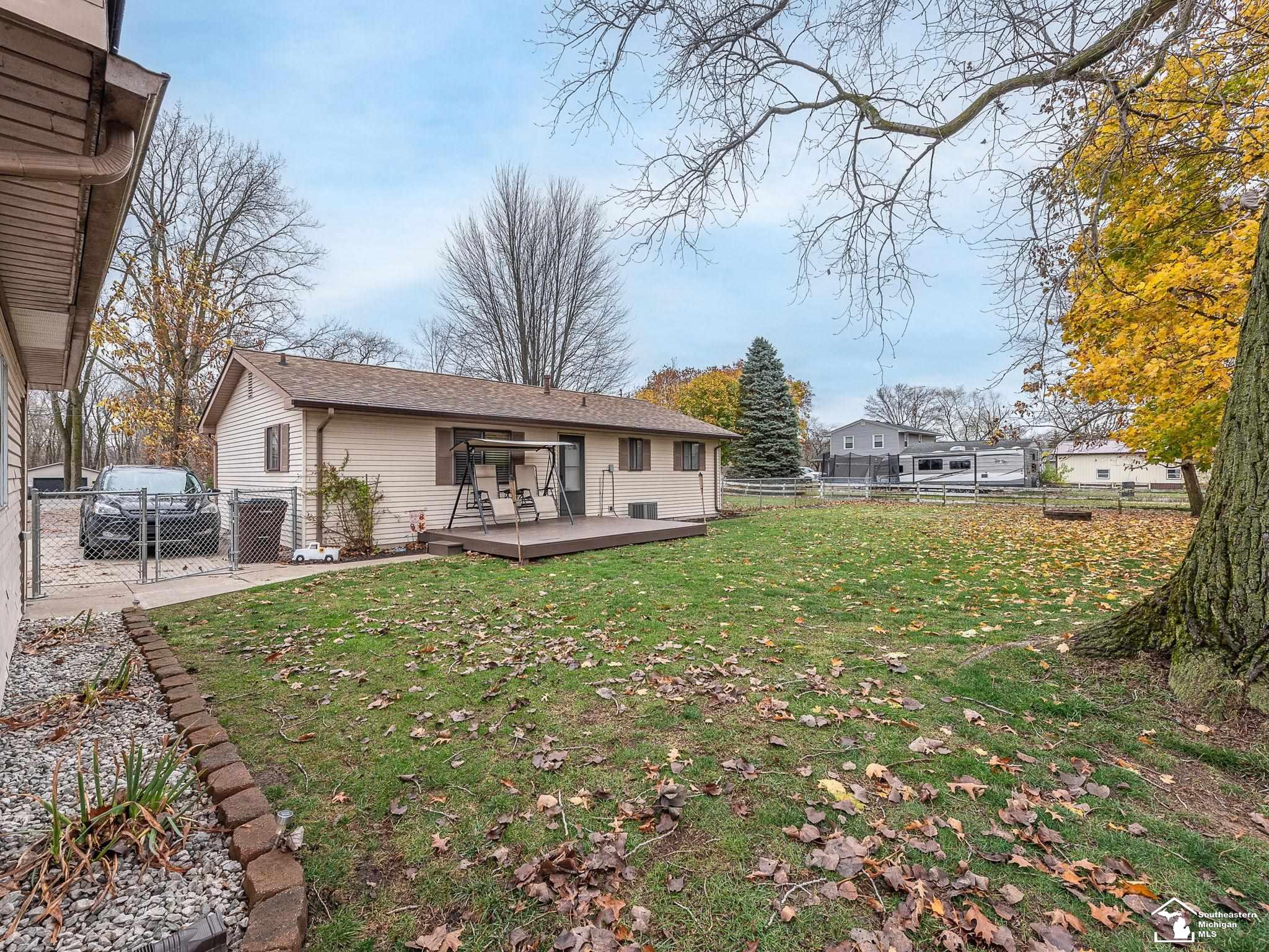 3255 W Stein Road