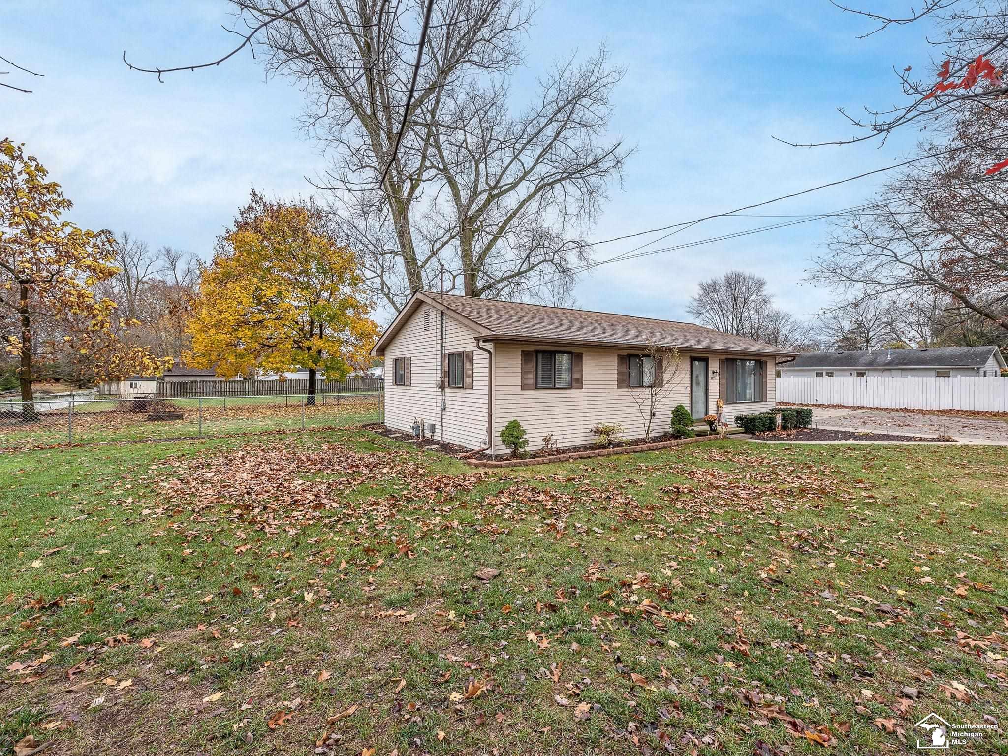 3255 W Stein Road