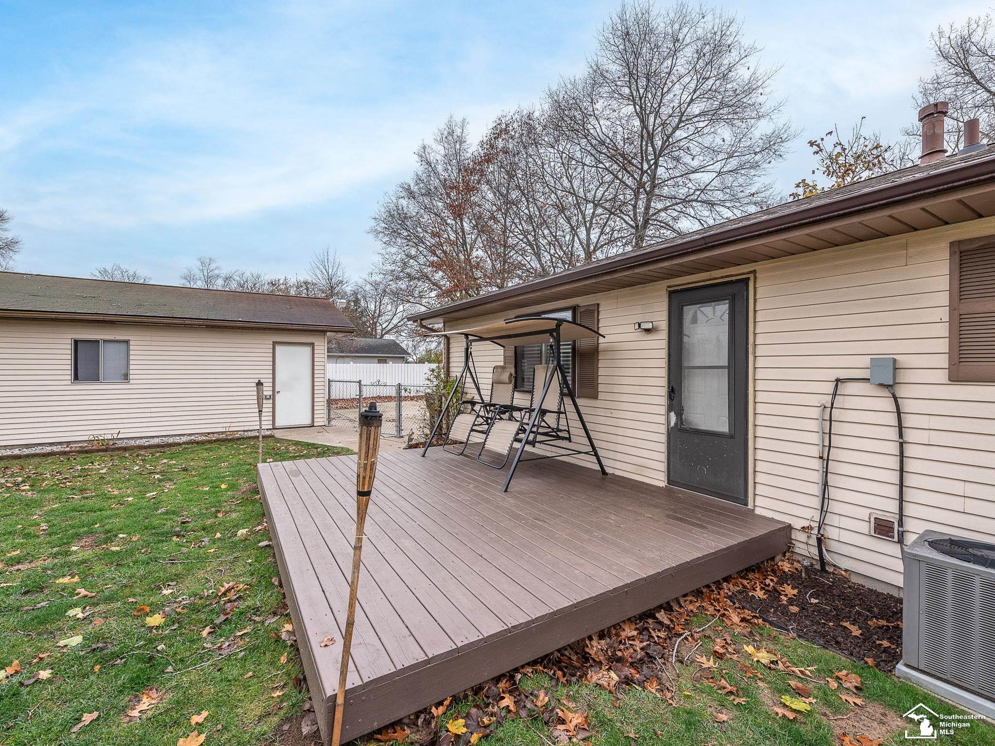 3255 W Stein Road