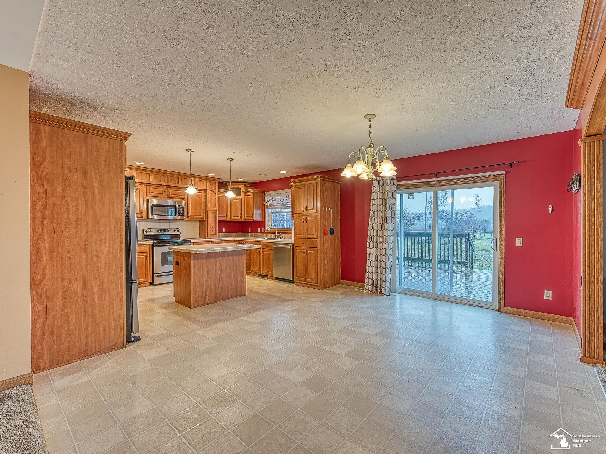 7052 Bluebush Road
