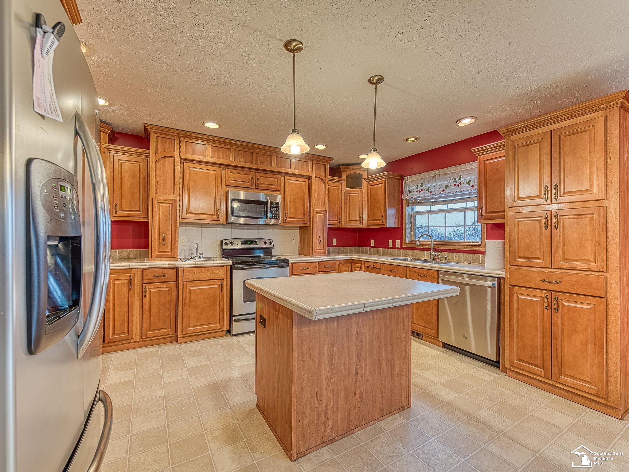 7052 Bluebush Road
